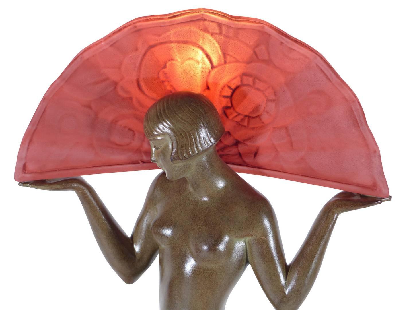 XXIe siècle et contemporain Lampe d'une danseuse espagnole sculptée par Raymonde Guerbe pour Max Le Verrier en vente