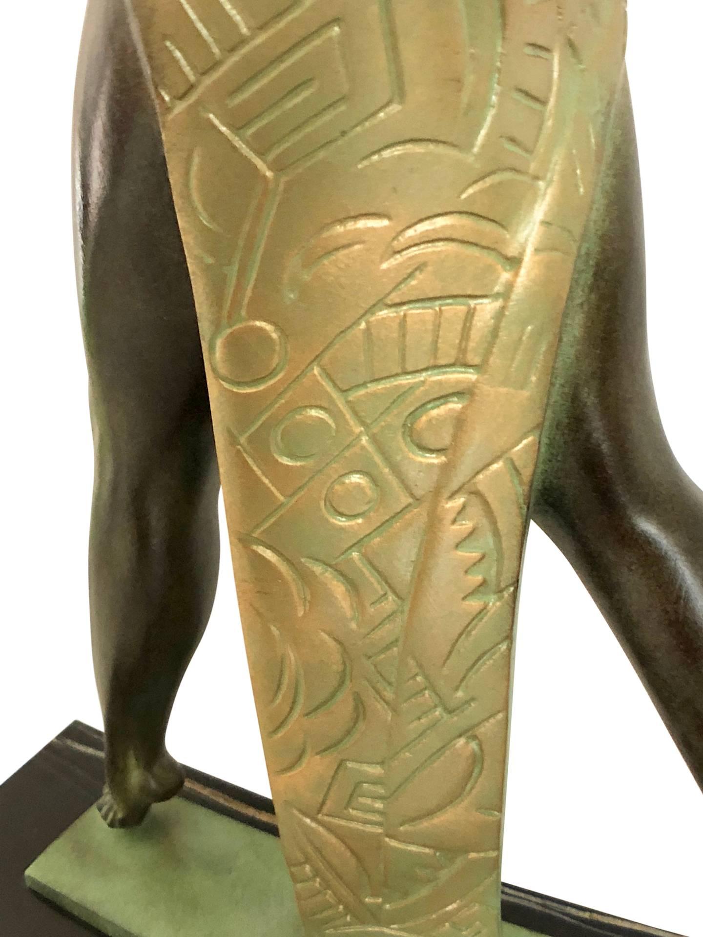 Marbre Lampe d'une danseuse espagnole sculptée par Raymonde Guerbe pour Max Le Verrier en vente
