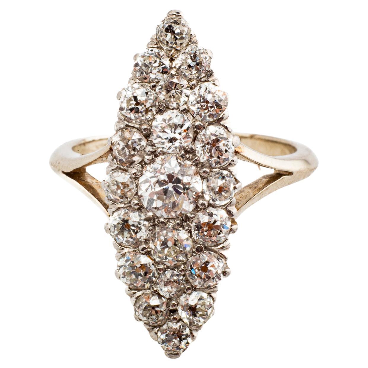 Diamanti particolarmente pregiati in un anello con pavé edoardiano