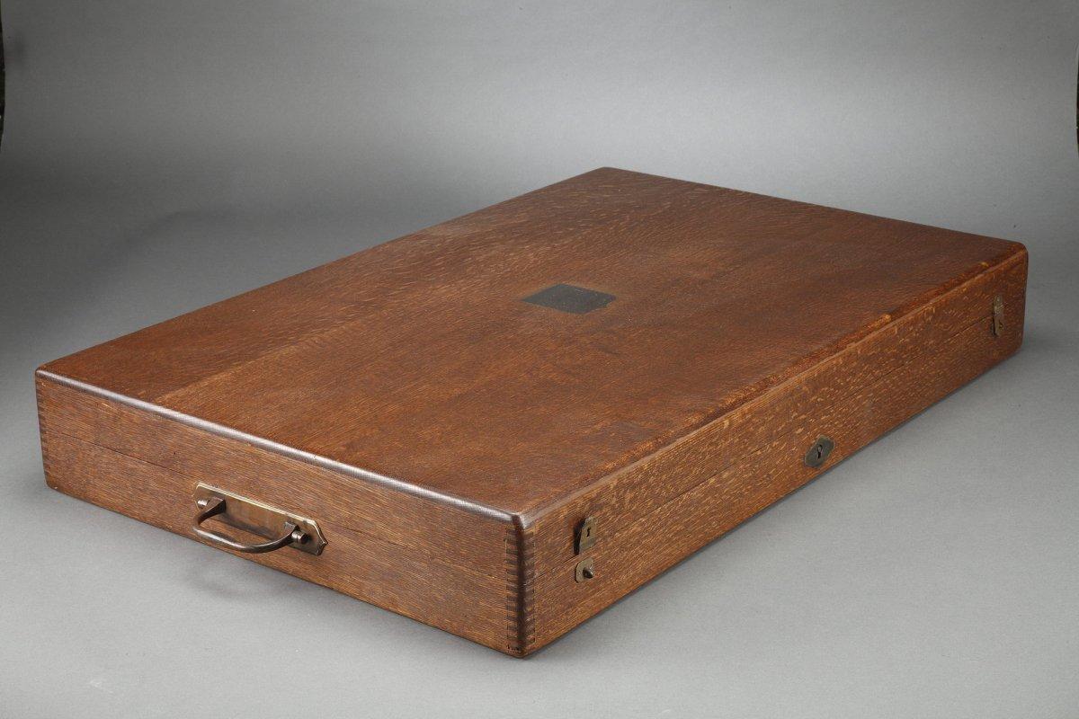 Especially Table In Its Oak Chest Late Nineteenth For Sale 1