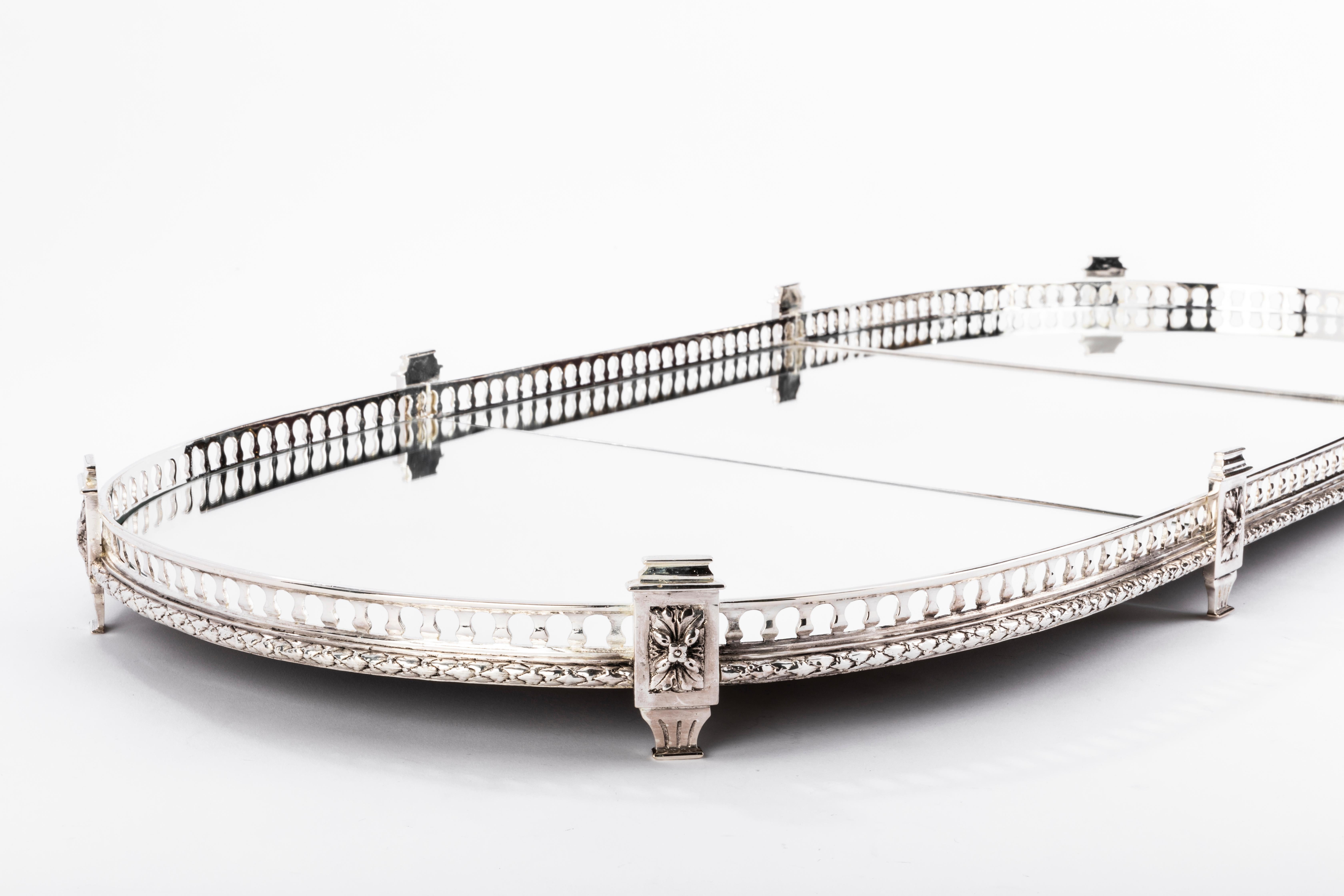 Français Tables en bronze argenté et miroirs de l'époque, XIXe siècle en vente