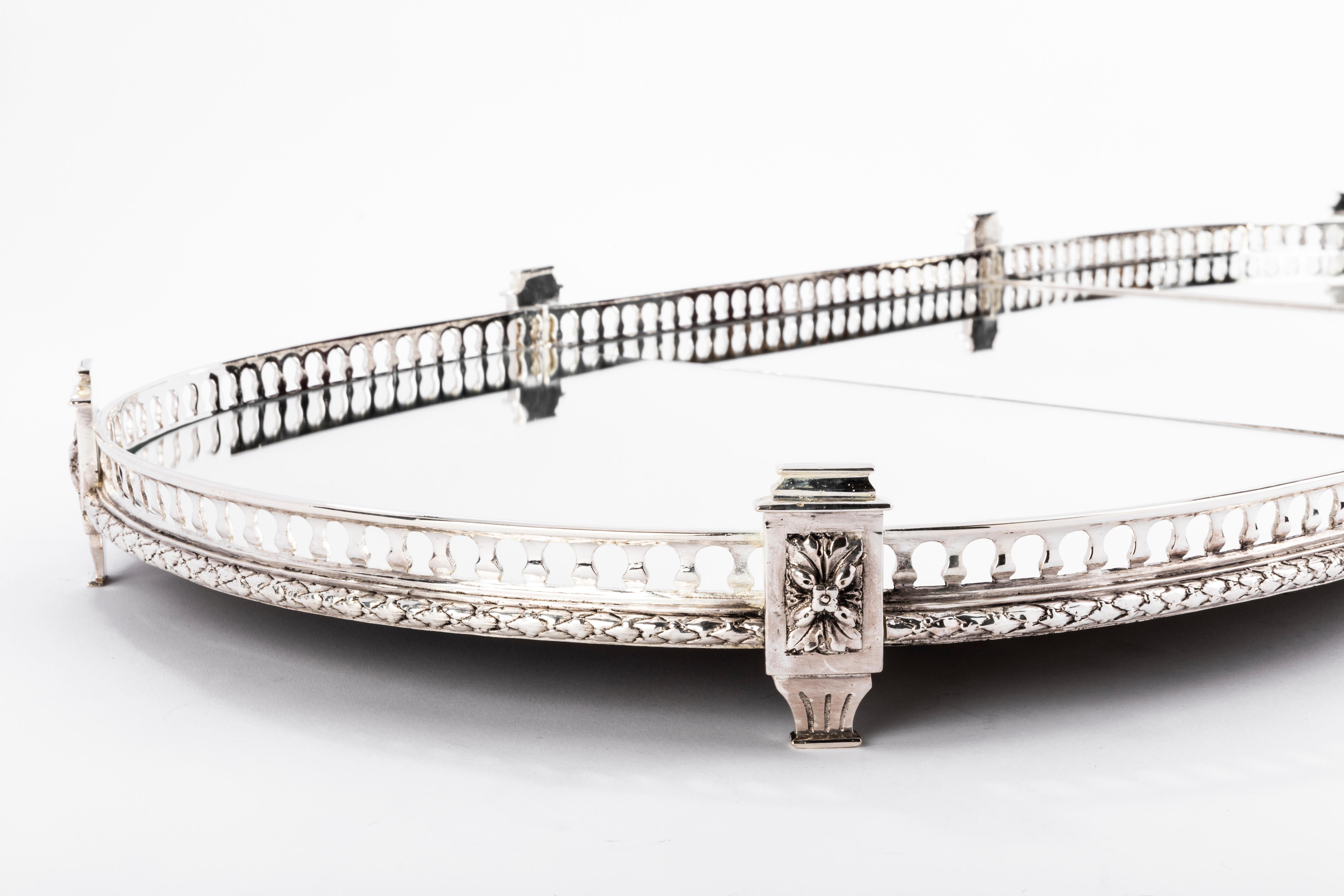 Tables en bronze argenté et miroirs de l'époque, XIXe siècle en vente 3