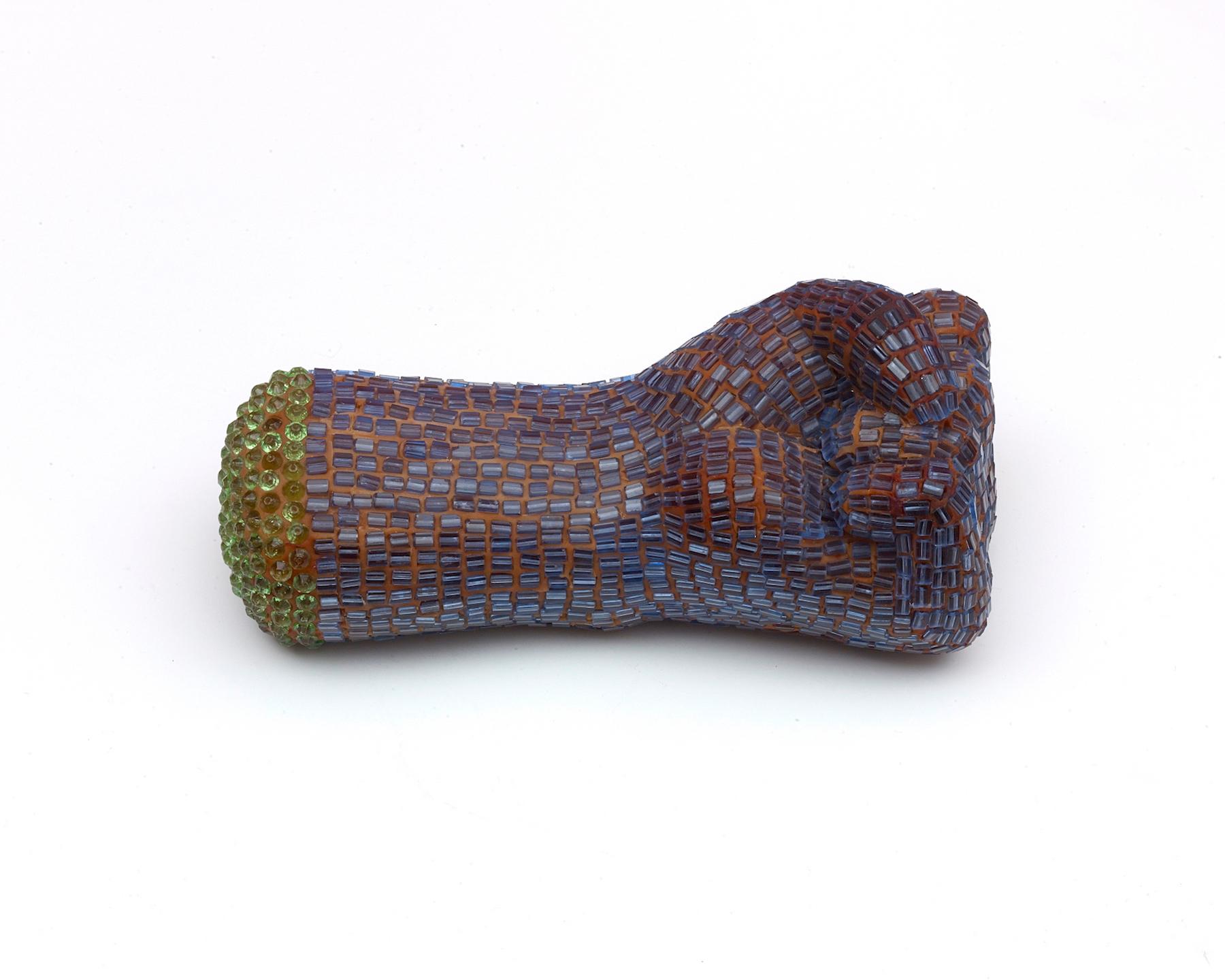 Puño Azul/ Blue Fist - Sculpture de Esperanza Cortes