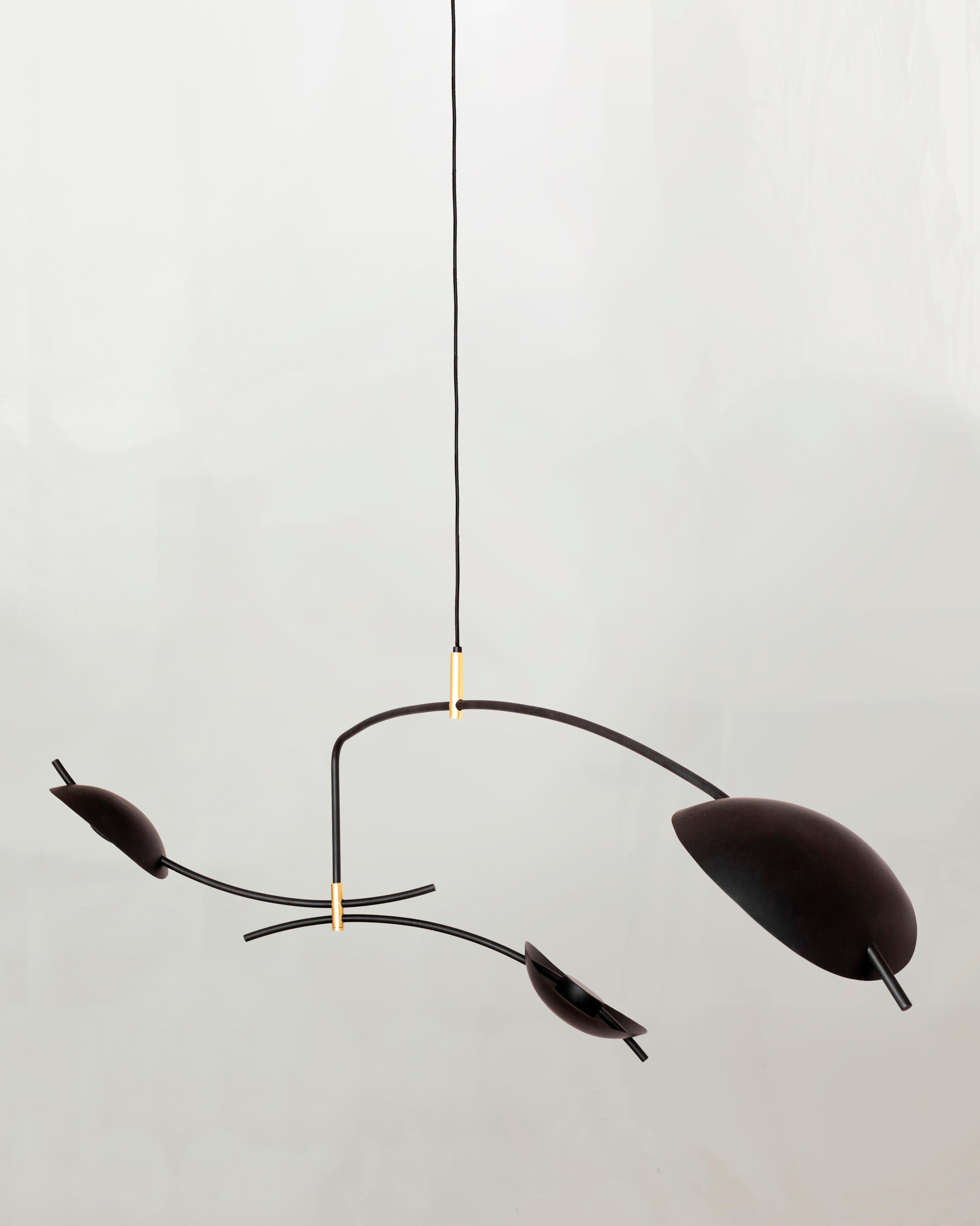 Espiga mobile lamp pendant by Rebeca Cors
Limited Edition: 2022-2027
Dimensions: D 50 x W 160 x H 50 cm
Material: Steel, Brass.
All our lamps can be wired according to each country. If sold to the USA it will be wired for the USA for