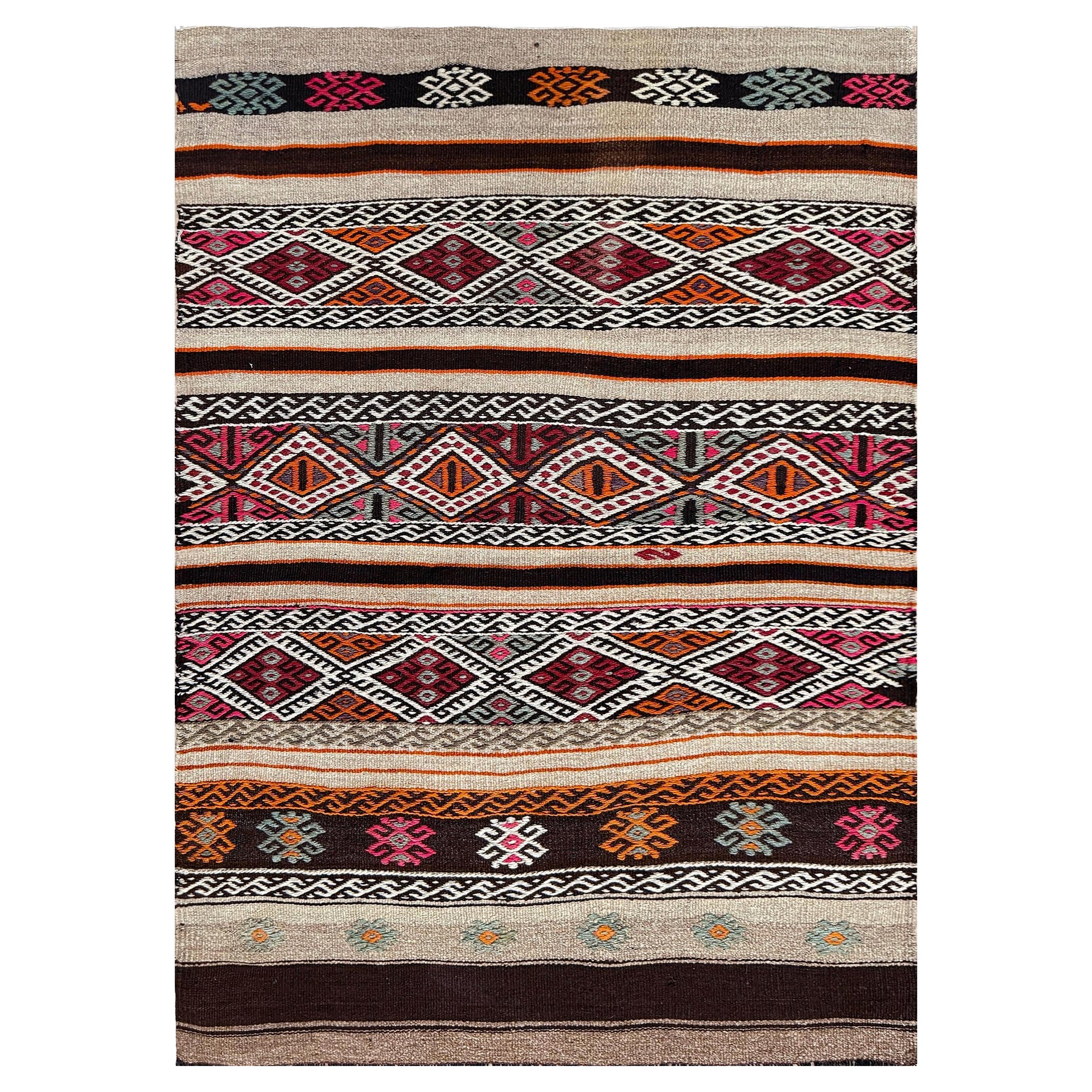 Cicim Kilim turc Espresso & Cream • Tapis brodé (3′×4′) • 1960s