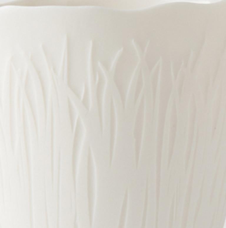 Un style simple et contemporain ainsi que la finesse du blanc mat de la porcelaine ajouteront une touche française unique à votre table et à votre décoration intérieure.

Design par Kaoline.