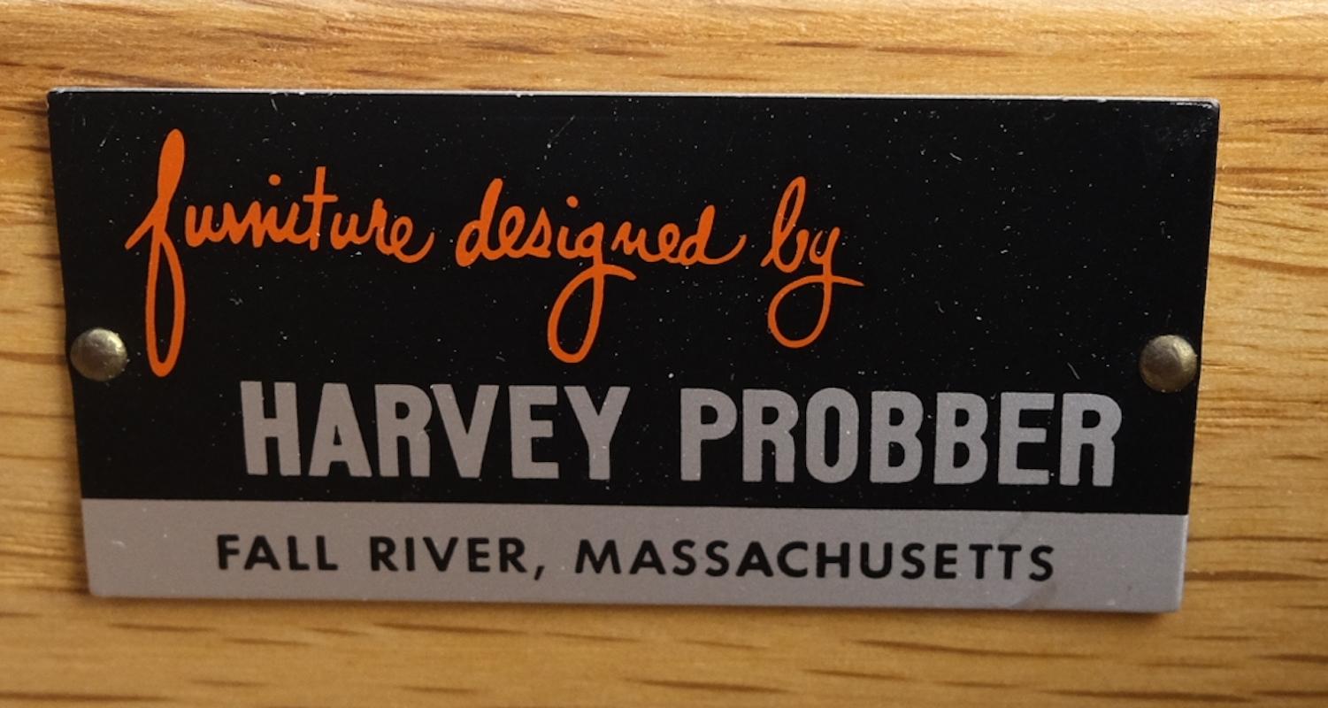 Harvey Probber Schraubtüren-Kommode mit 12 Schubladen, Harvey Probber (Moderne der Mitte des Jahrhunderts) im Angebot
