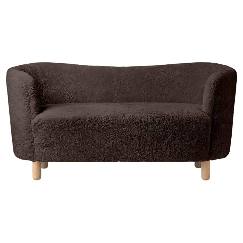 Espresso schafsfell und eiche natur Mingle sofa by Lassen