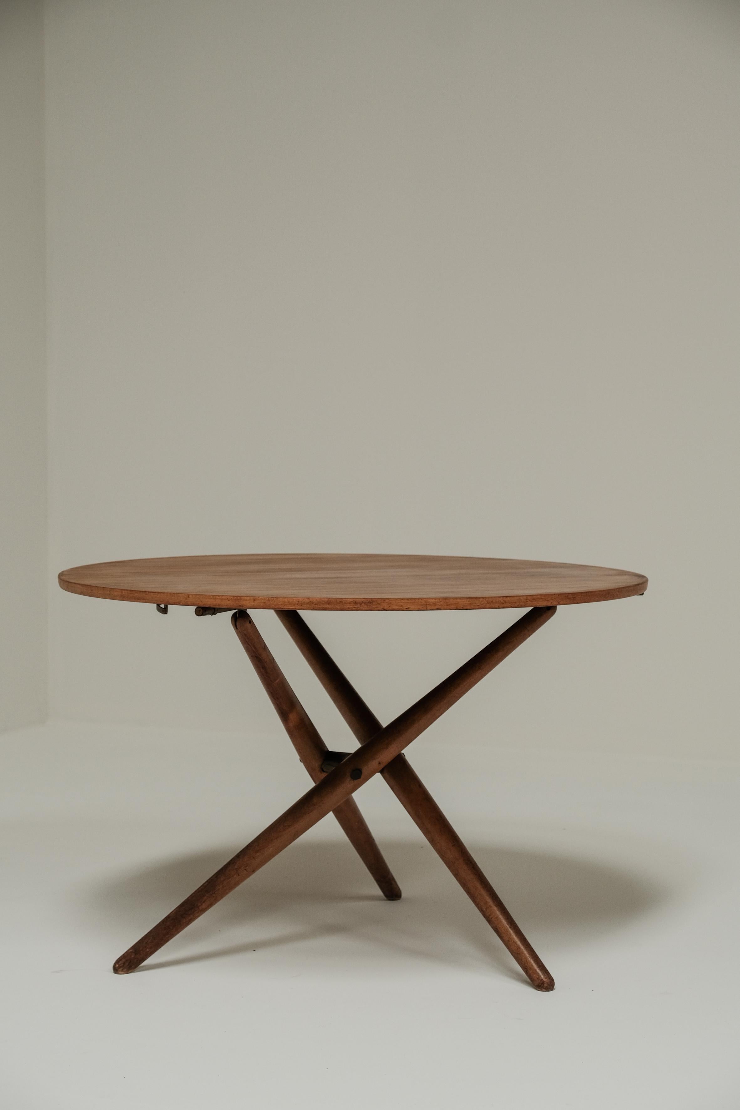 Ess Tee Tisch by Jurg Bally for wohnlife 1950, adjustable height 5