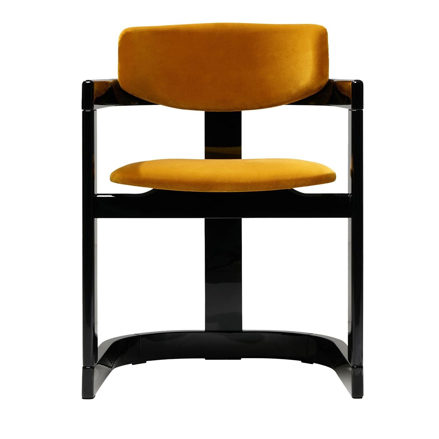 Sedia Essa in velluto giallo e legno nero lucido con intarsi in Horn in vendita 1