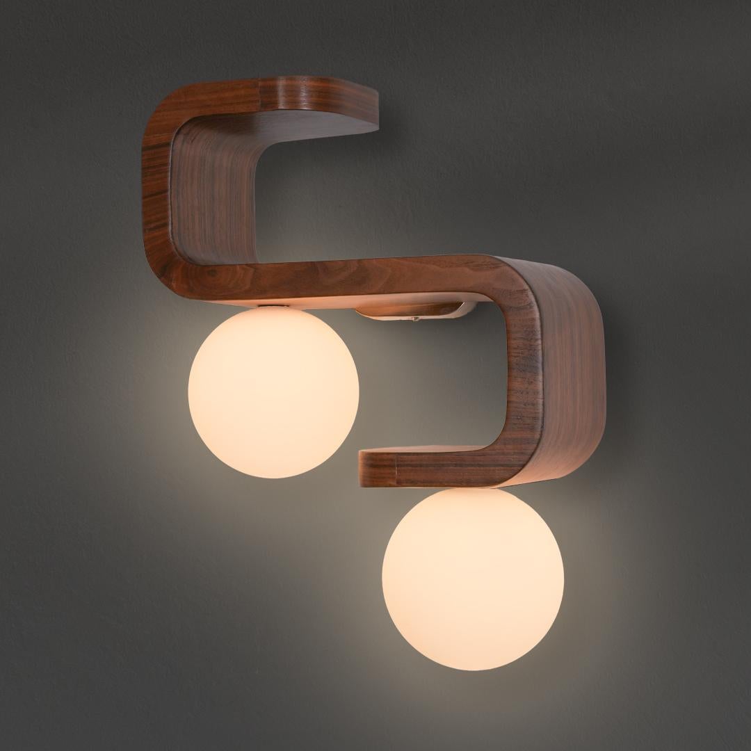 Lámpara de pared Esse de Saadia Design Posmoderno en venta