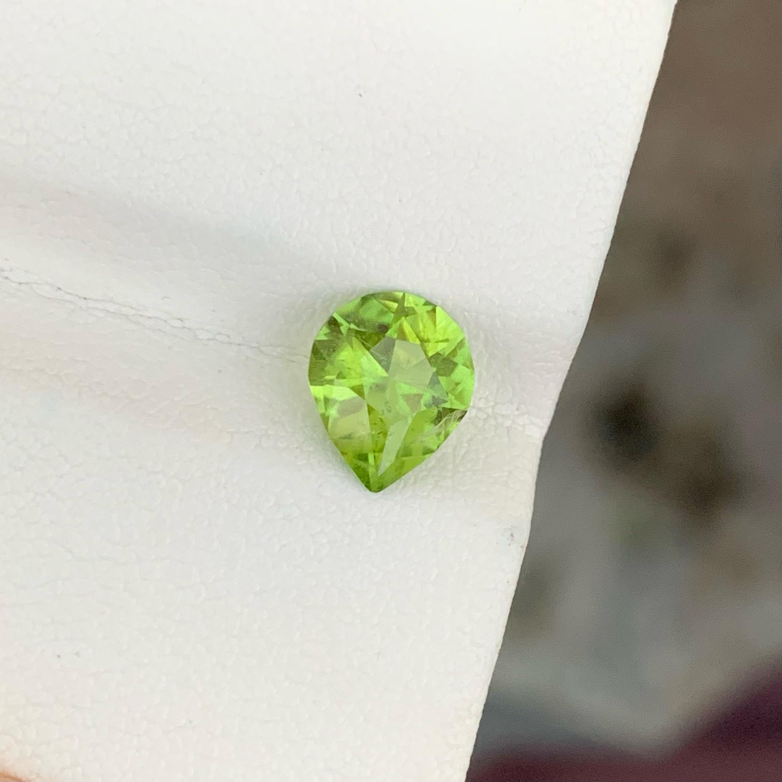 Weight 1.70 carats 
Dimensions 9x7.5x4.7mm
Treatment none 
Origin Pakistan 
Clearly VVS (Very, Very Slightly Included)
Shape Pear 
Cut Pear 



The Green Peridot, boasting a captivating 1.70 carats of pure elegance, is a stunning natural loose