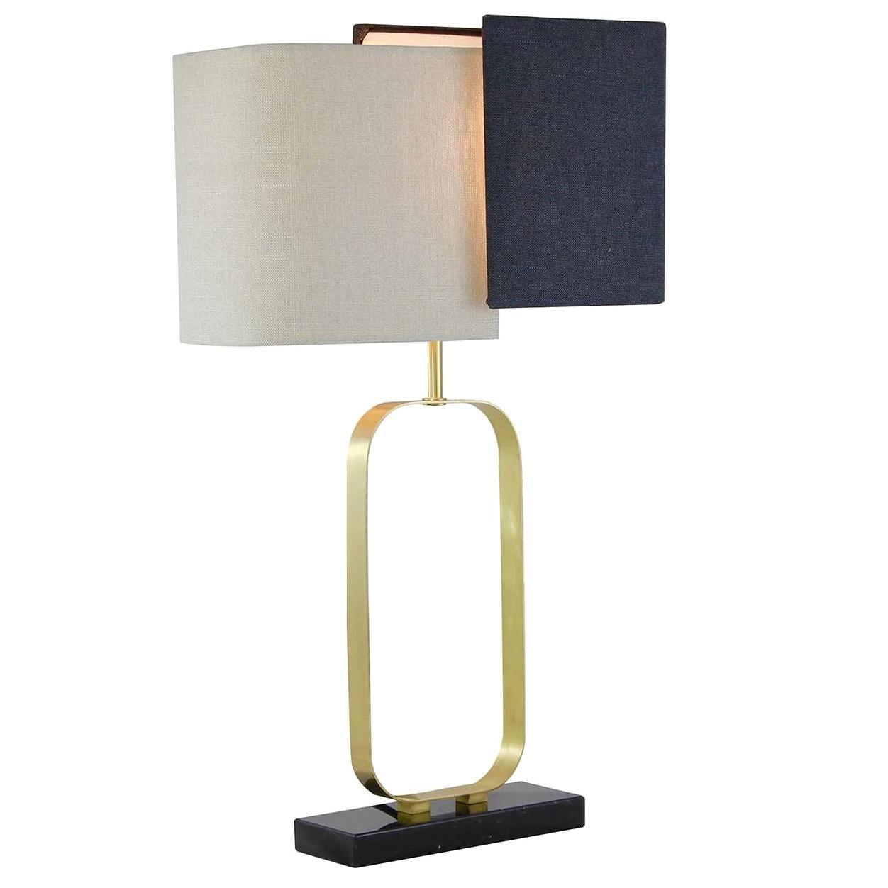 Lampe de table cubique essentielle en vente