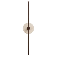 Applique murale italienne essentielle « Stick » en bronze et marbre travertin