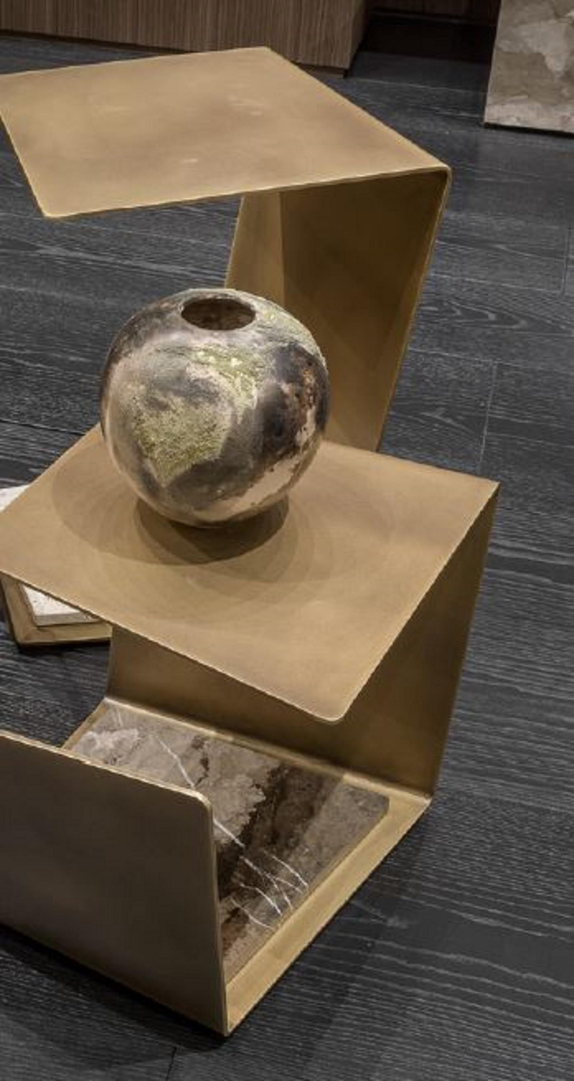 Petite table essentielle en vente 2