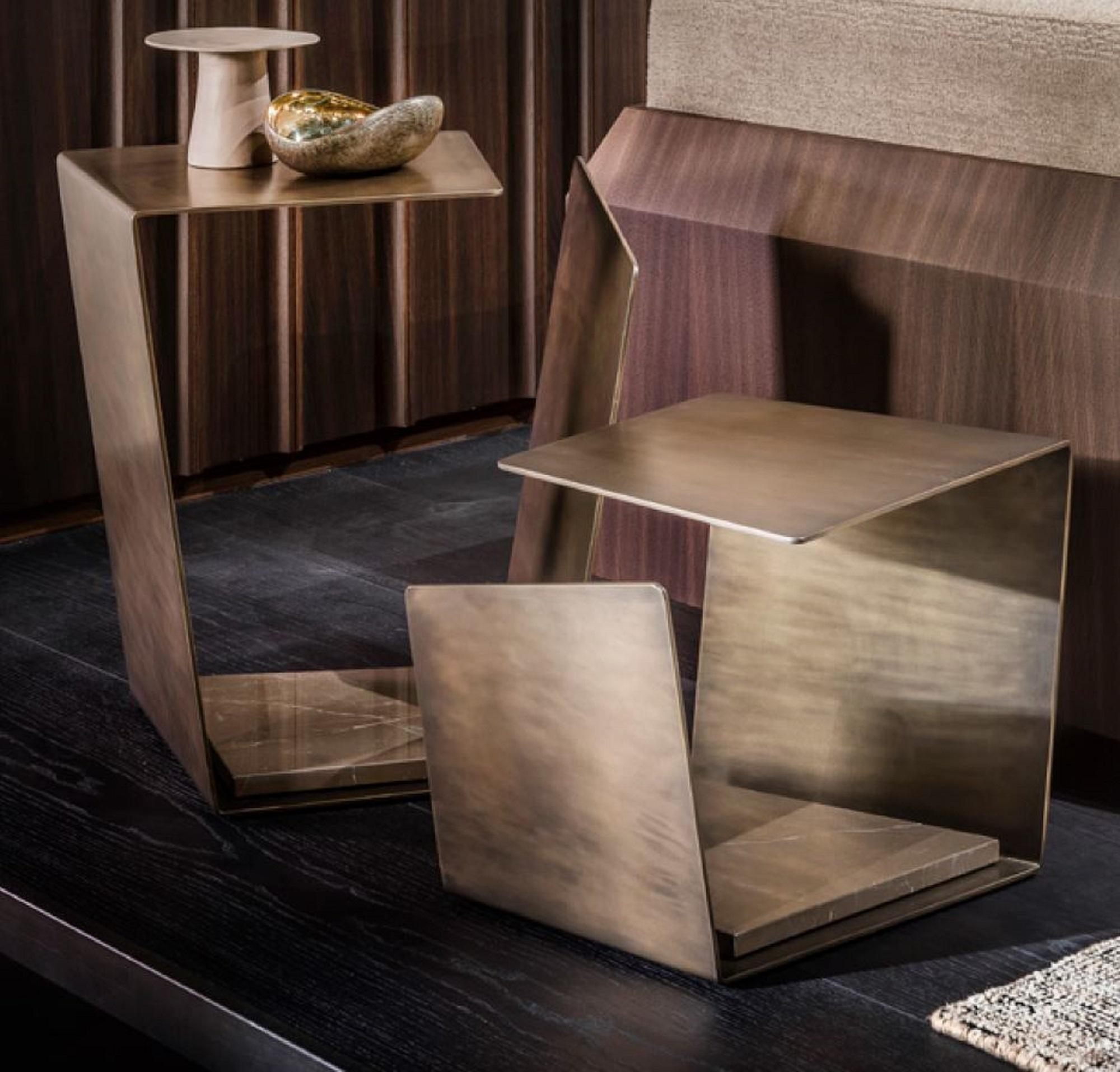 XXIe siècle et contemporain Petite table essentielle en vente