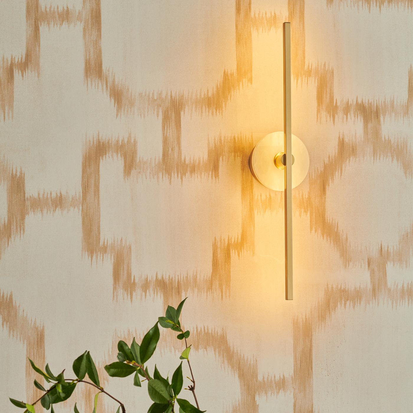 XXI secolo e contemporaneo Essential Stick Applique in ottone satinato e marmo bianco di Matlight Milano in vendita