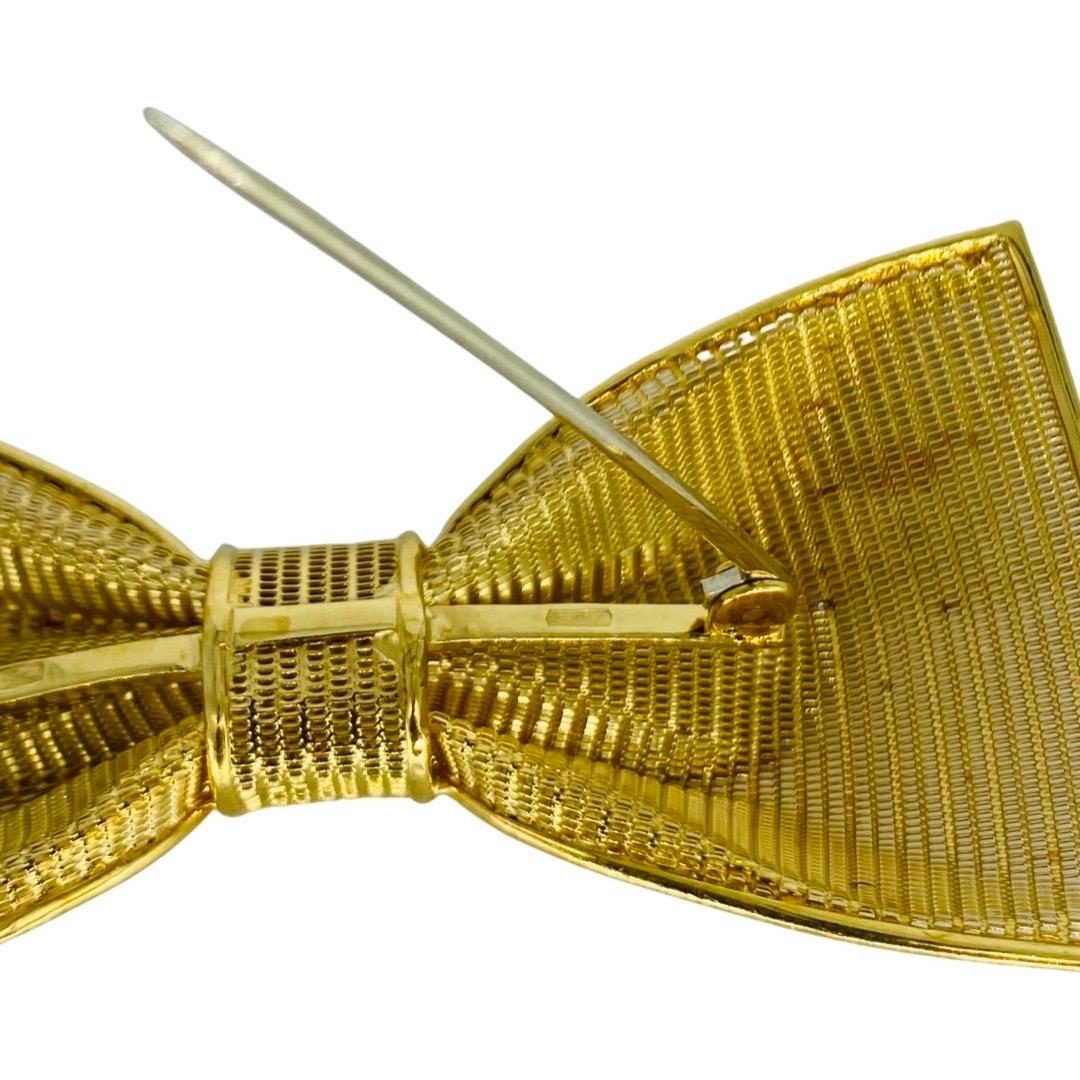 Essepi Bow Tie 18 Karat Gold Pin Brooch In Excellent Condition For Sale In Miami, FL