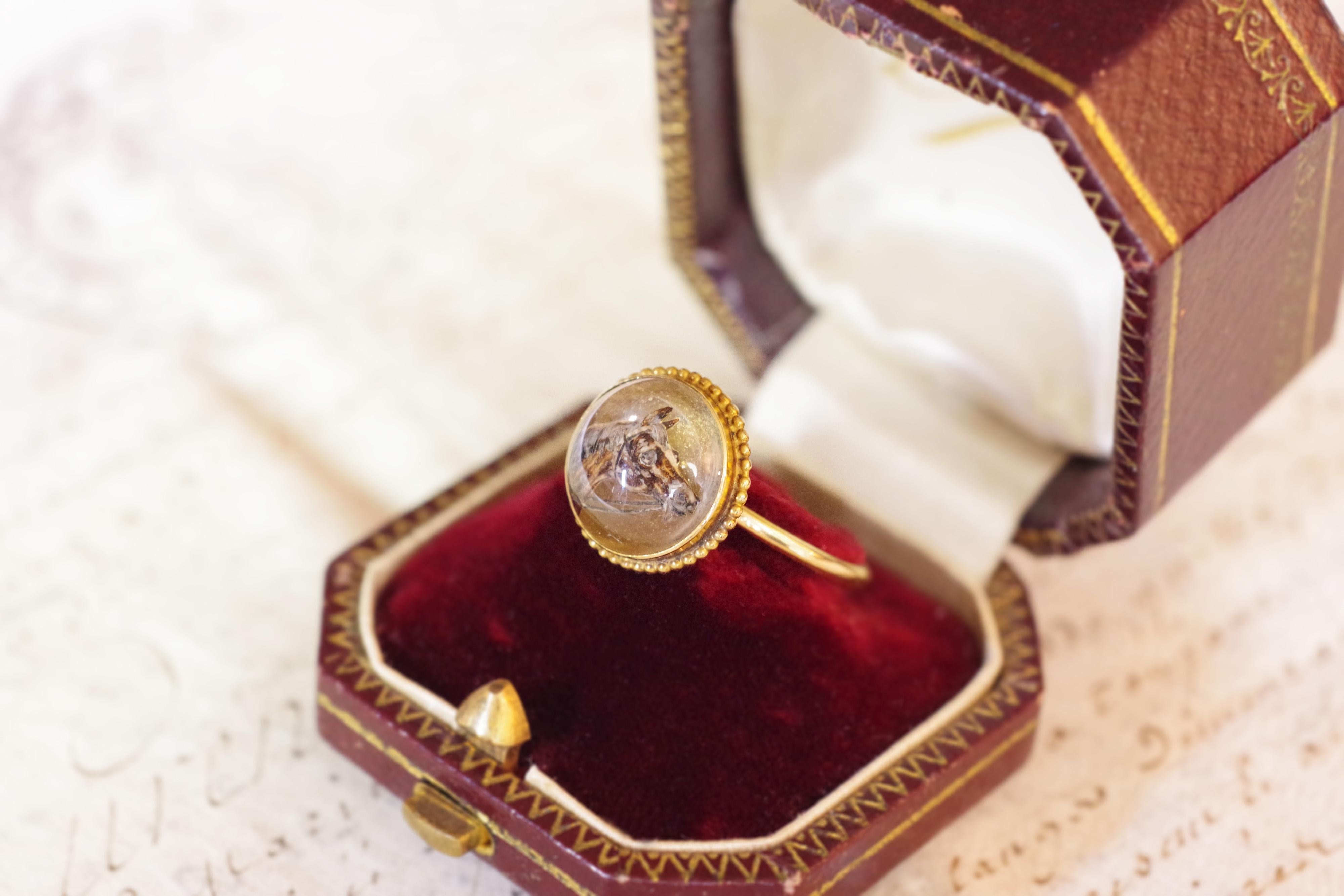 Essex Crystal Horse Ring in Rose Gold In Fair Condition For Sale In PARIS, FR