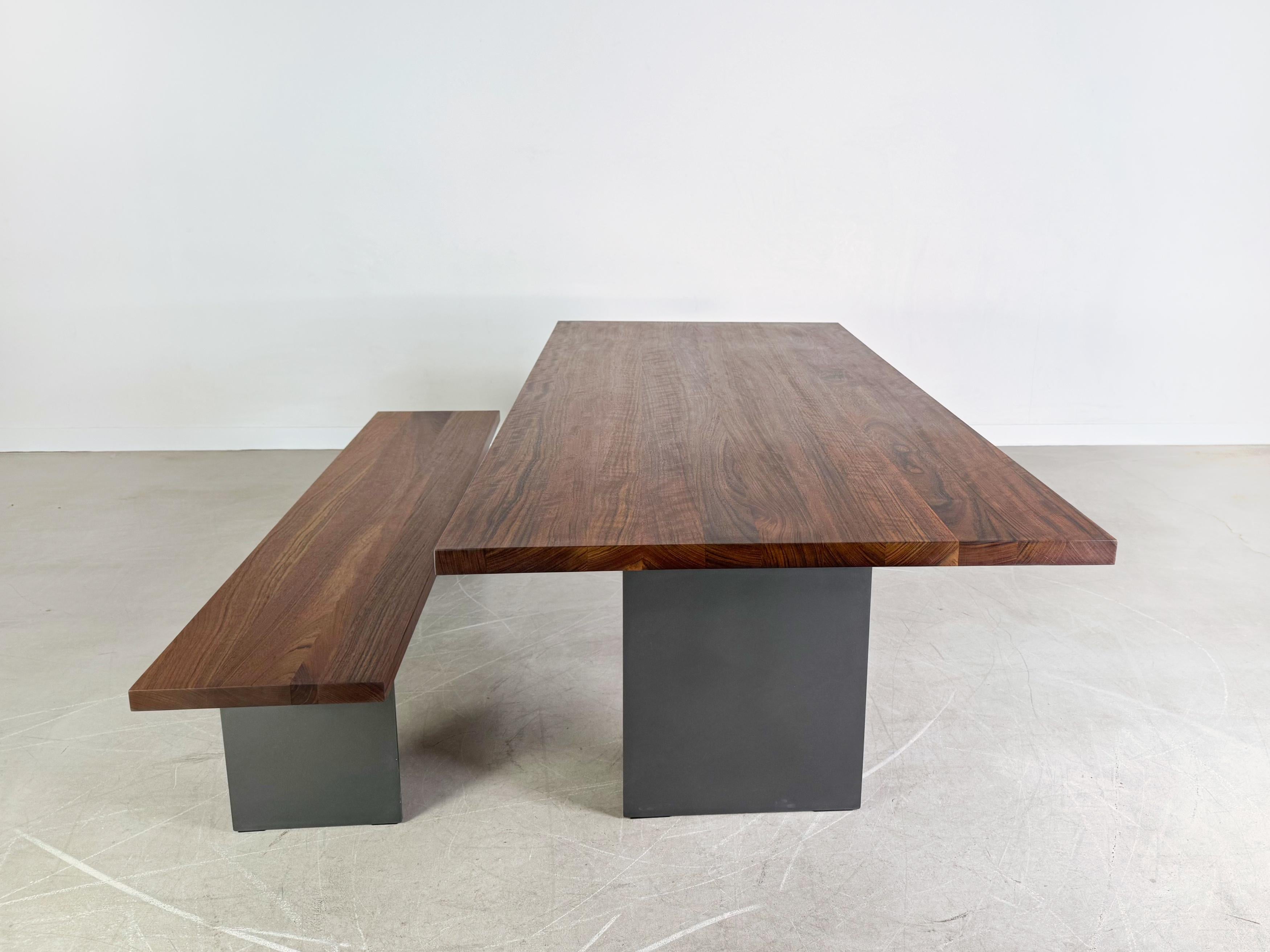 Esstisch + Bank SC 41 Janua Christian Seisenberger Nussbaum im Angebot 1
