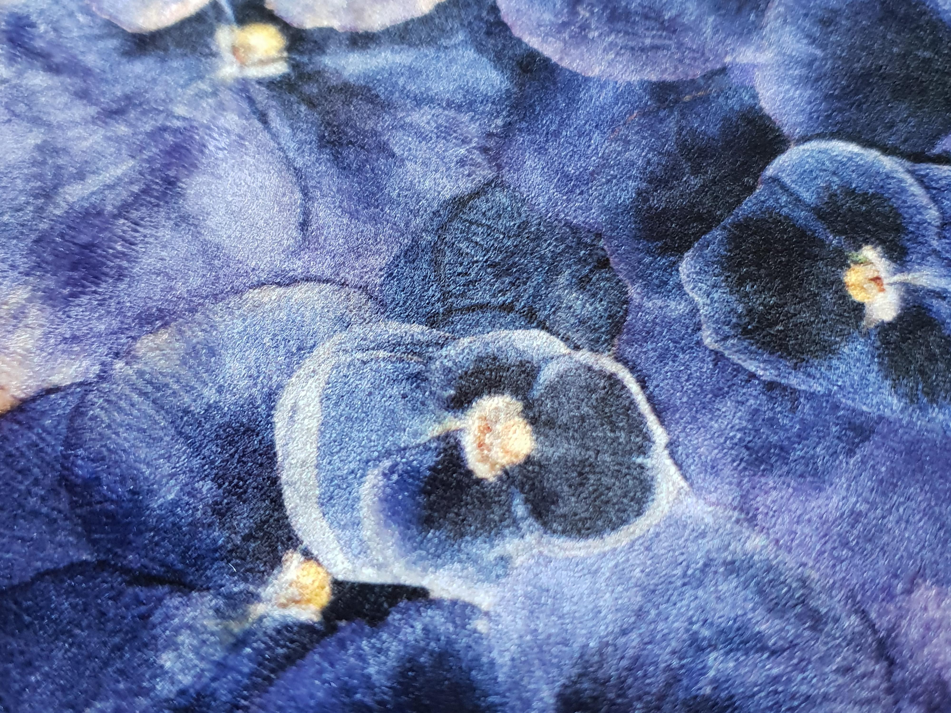 BLUE VIOLETS
Material: Soft Velvet ,100% Polyester
Size 50-50 CM  19-19 INCH

EST-1966 by Chantal Keizer brings a series of luxurious wallpaper, fabrics, cushions in several sizes & kitchen textiles. Detailed designs, inspired by the richness of