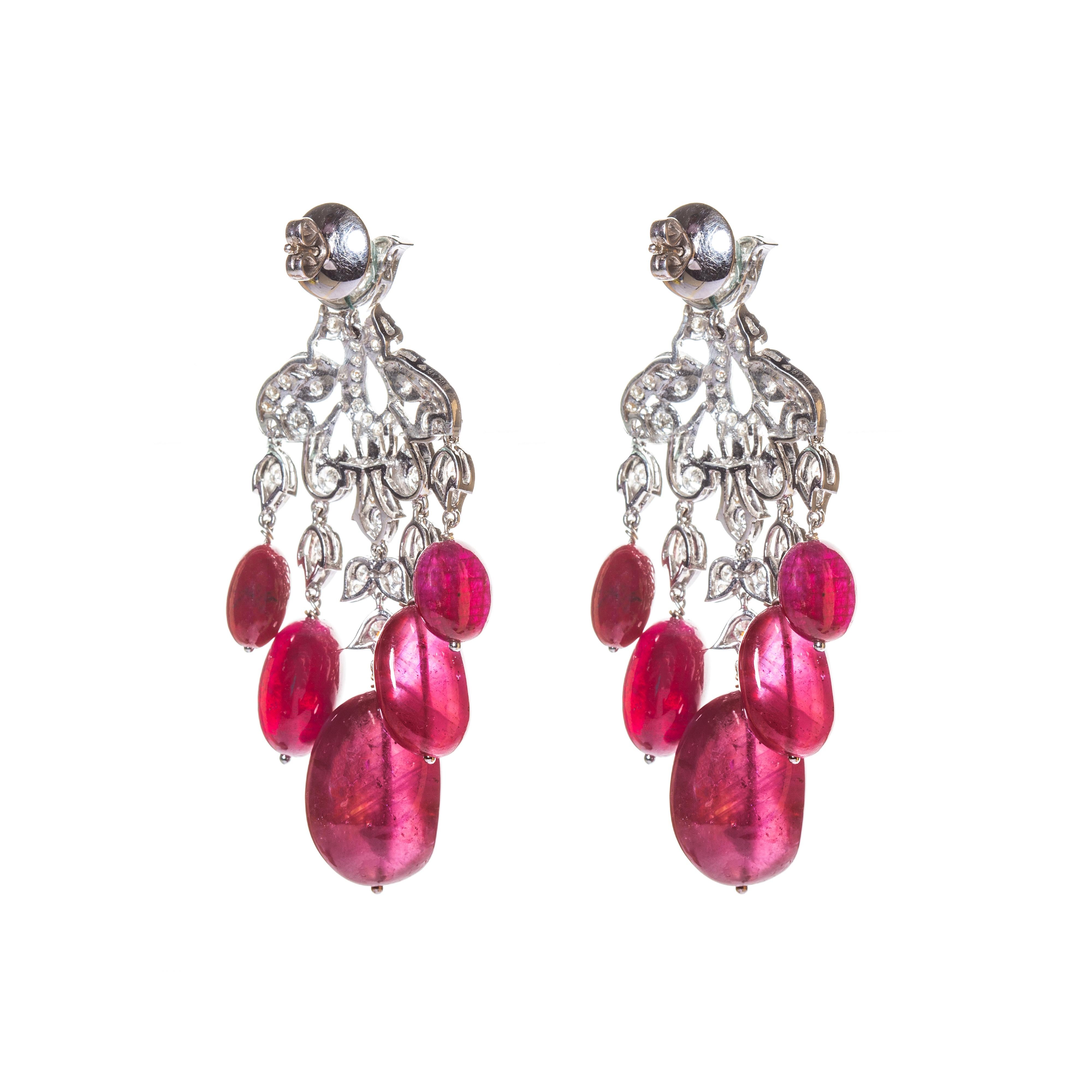 Brilliant Cut 18 Karat Gold Diamond and Ruby Bheruṇḍa Earrings For Sale