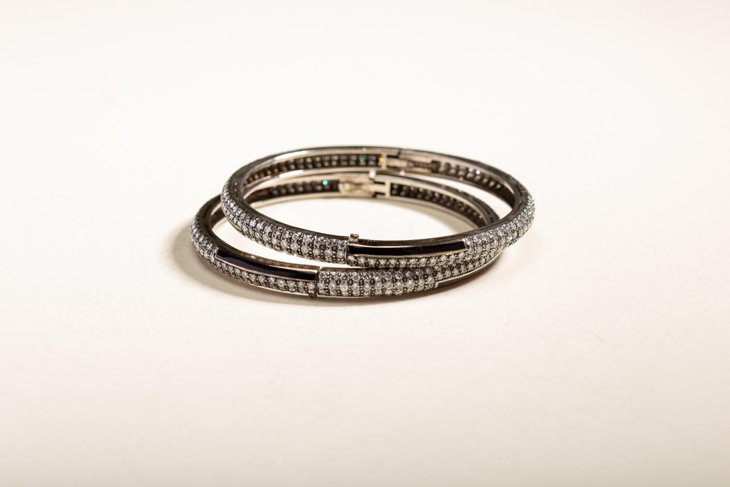 Contemporary Art Deco Style Yin Yang Black Enamel Diamond Bracelet in 18 Karat Gold For Sale