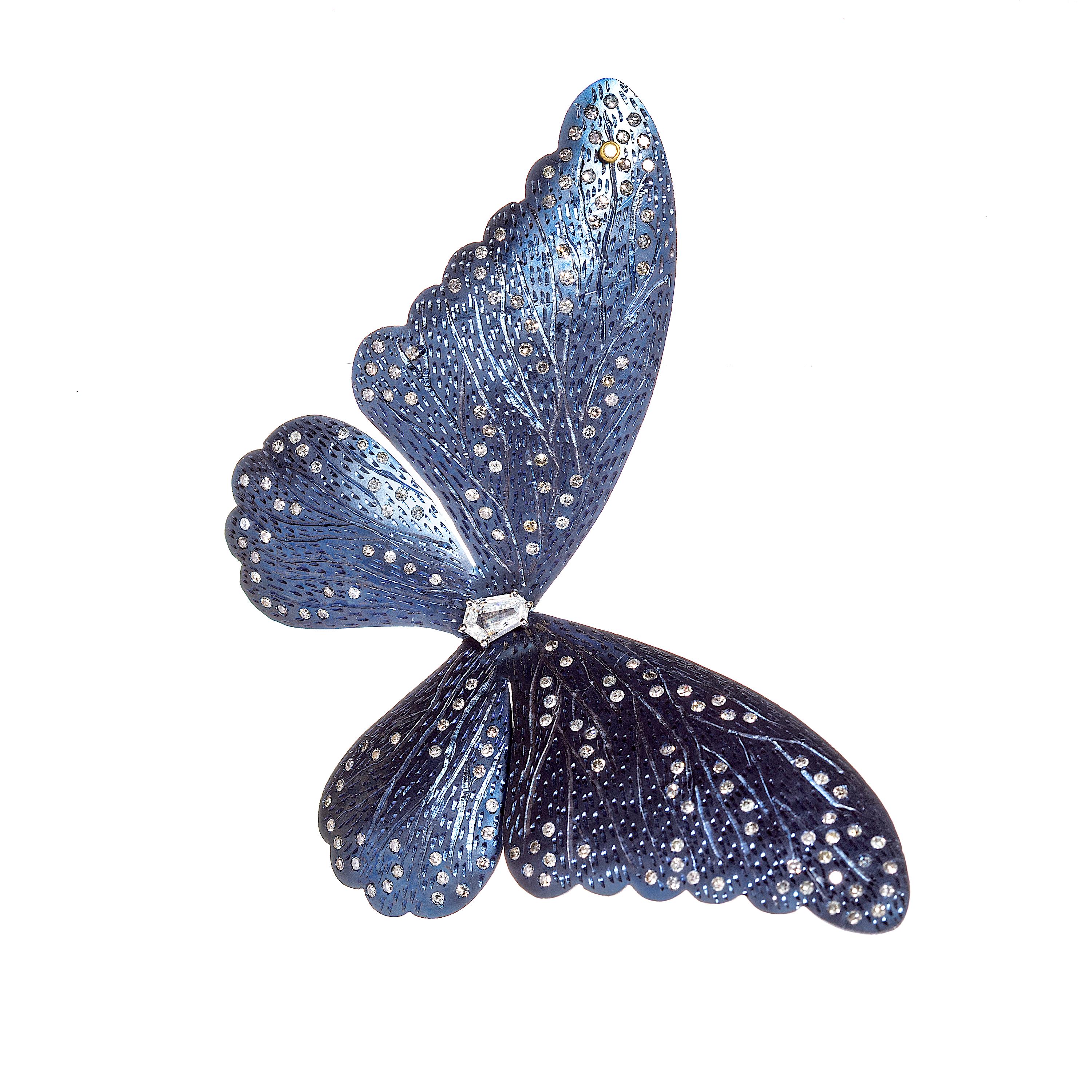 “Palos Verdes Blue Butterfly“

Inspired by the endangered blue butterfly from California which is the rarest in the world. Seeing one brings great luck. 

Estaa’s ultralight 11.5 grams of handcrafted, blue-tinted, Titanium Butterfly Half-Earring is