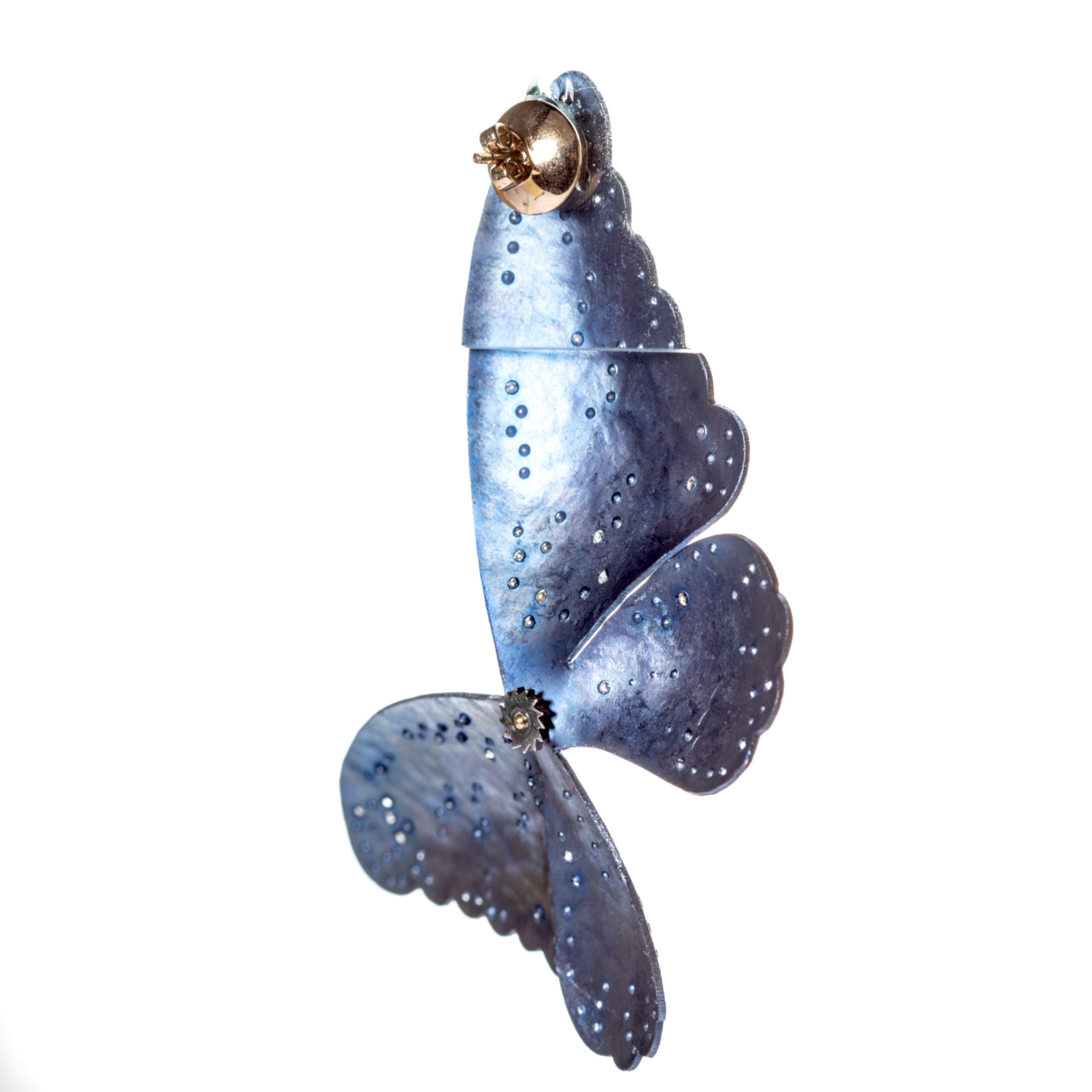 Orecchino a farfalla in titanio blu con diamanti e solitario a forma di aquilone In condizioni Nuovo in vendita a Mumbai, IN