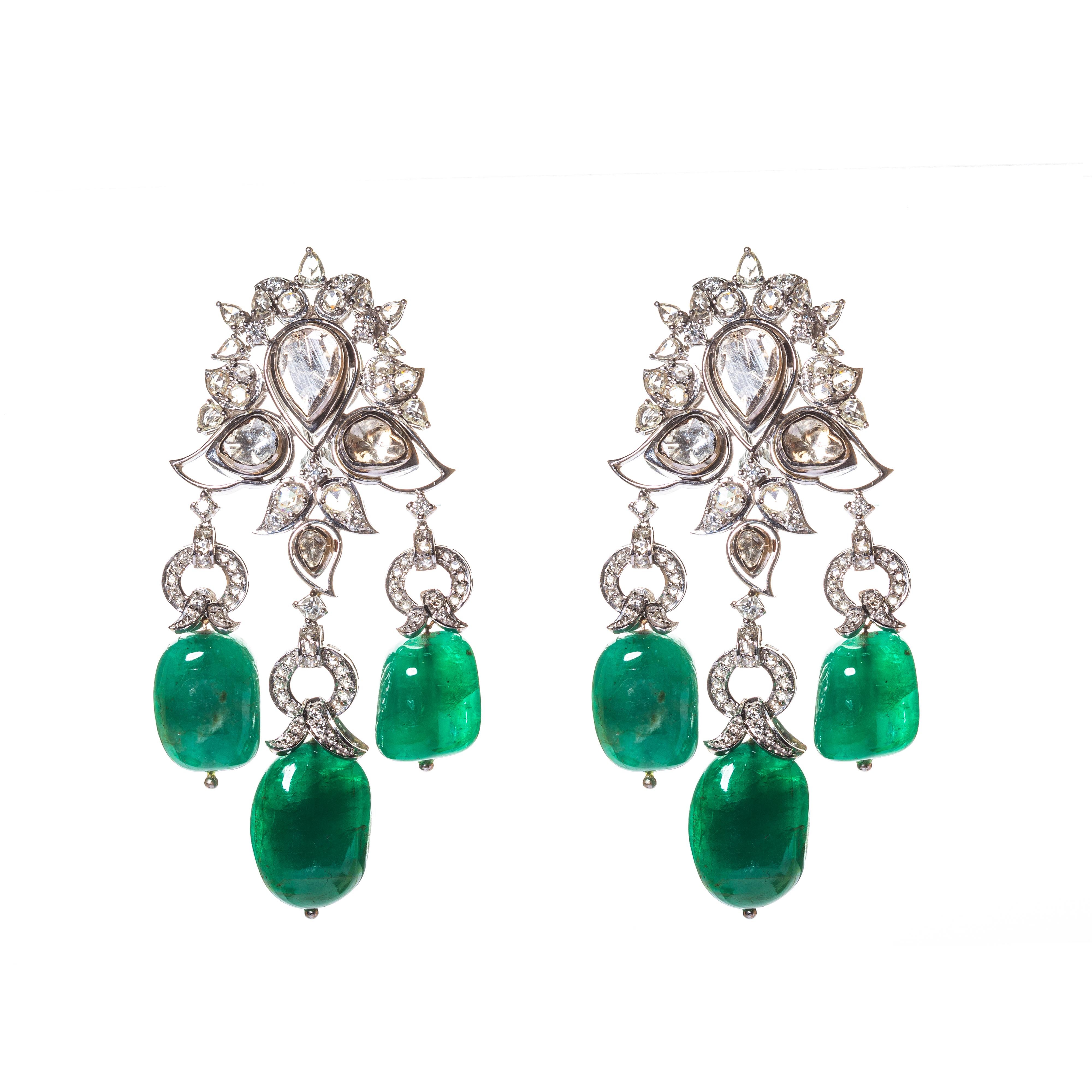 Diamond and Emerald Empress Earrings in 18 Karat Gold For Sale at 1stDibs