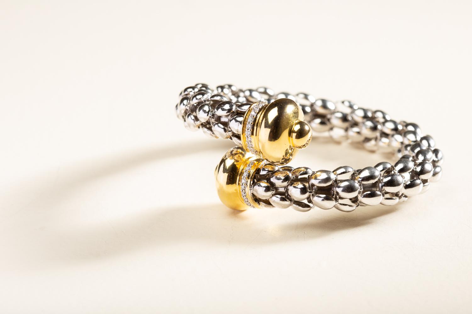 Kuppel-Armband aus 18 Karat Weiß- und Gelbgold mit Diamanten besetzt (Zeitgenössisch) im Angebot