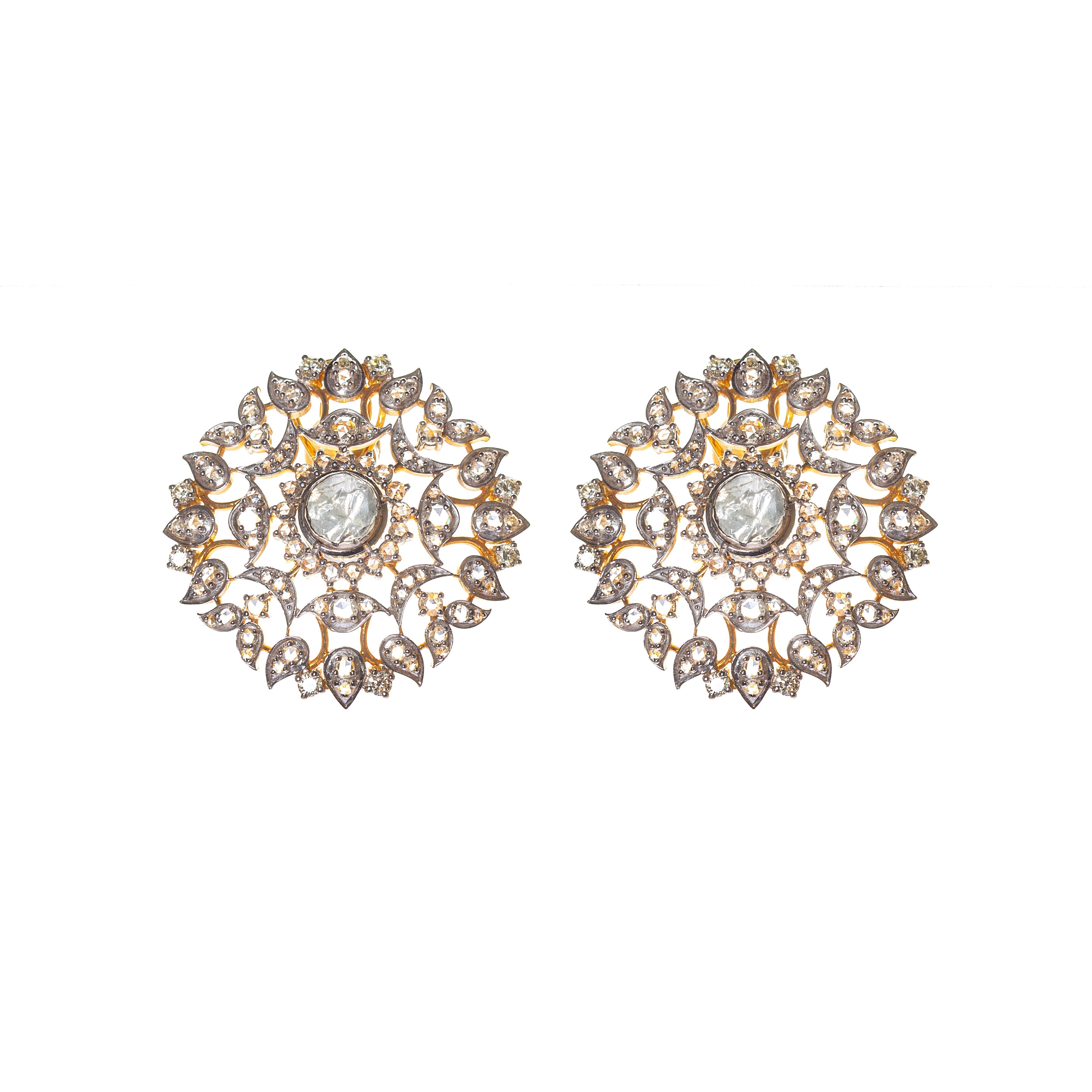 Contemporain Boucles d'oreilles Mogul en or 18 carats avec diamants brillants, taille rose et non taillés en vente