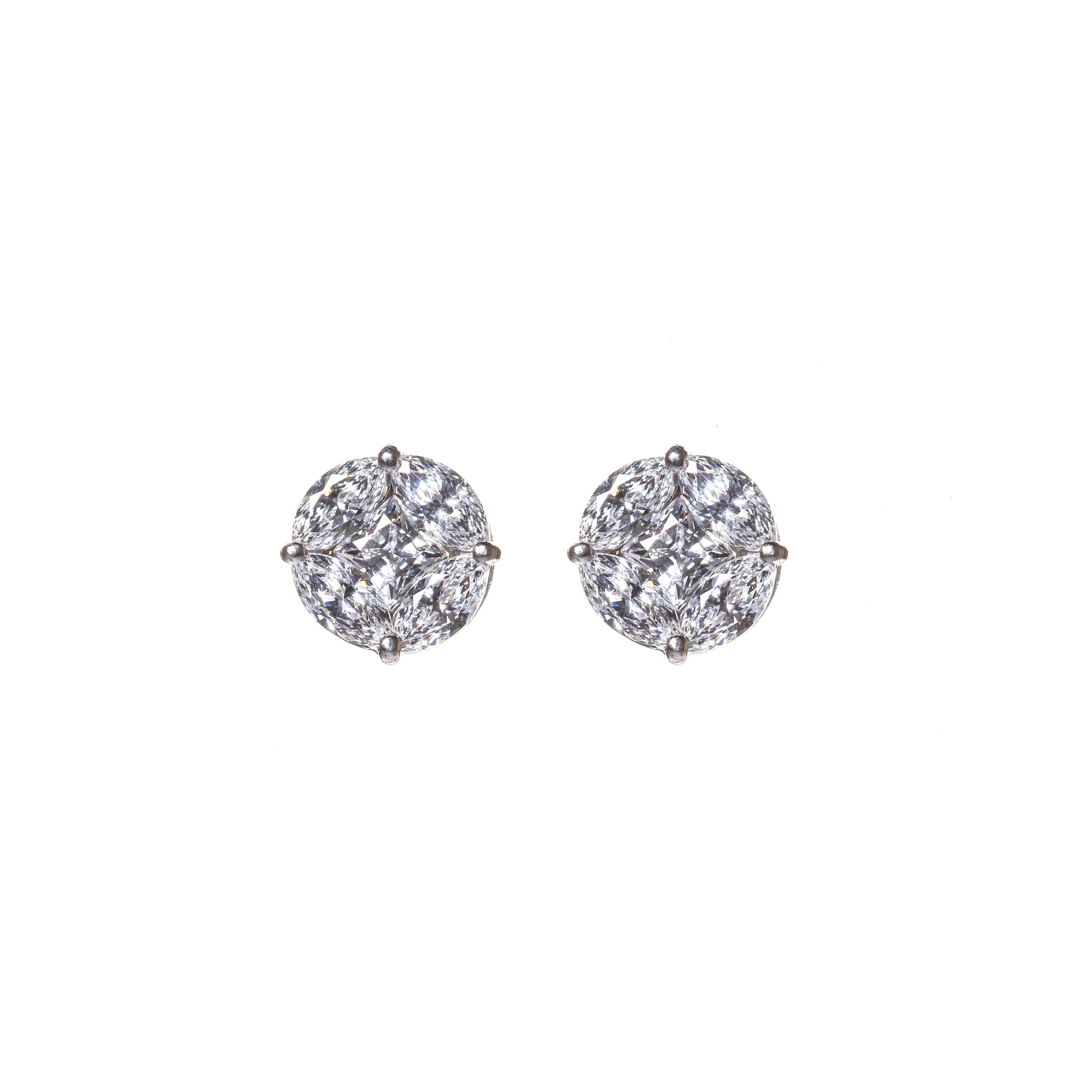 Contemporain Boucles d'oreilles solitaires One Love en or 18 carats et diamants en vente