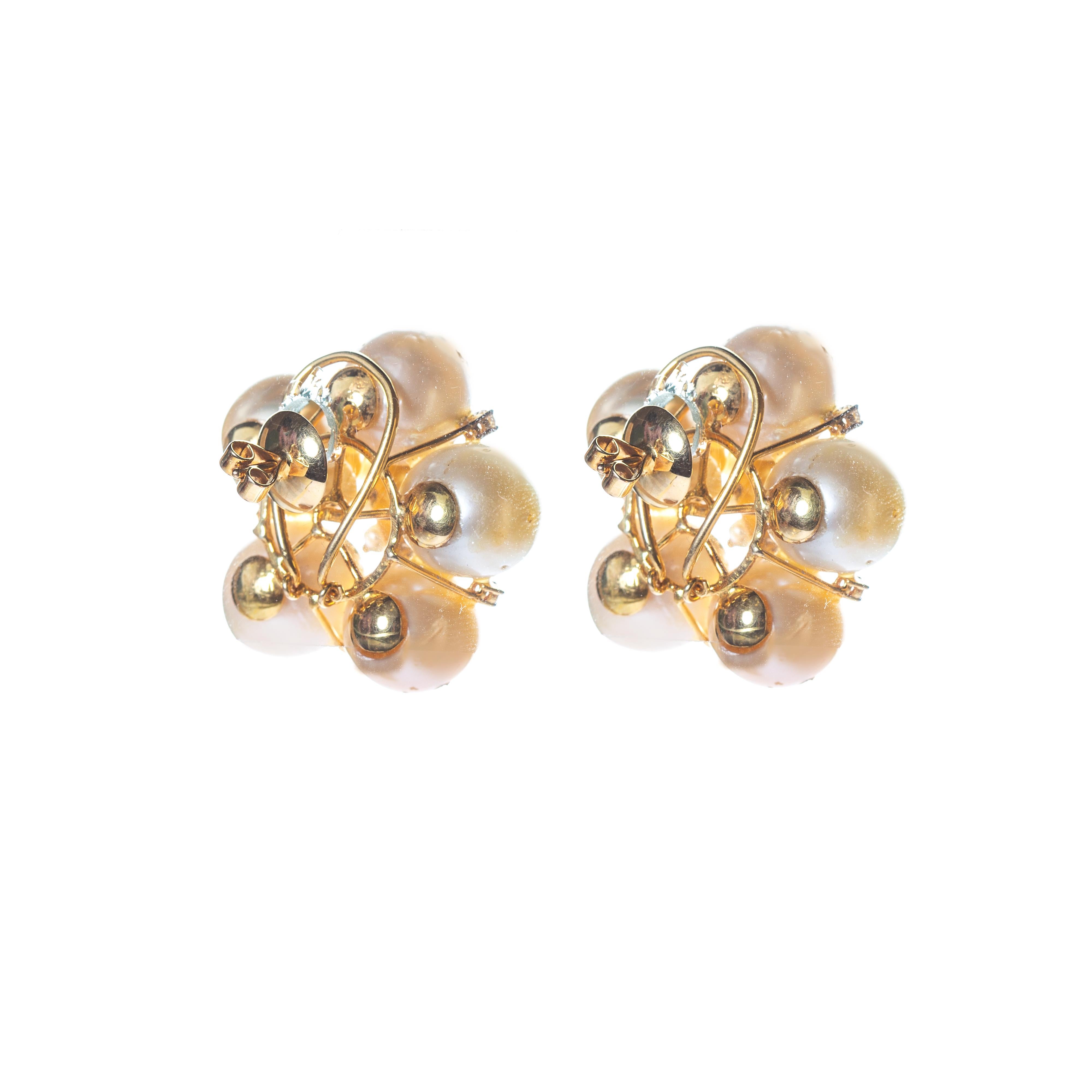 Non taillé Boucles d'oreilles en or 18 carats avec diamants et perles non taillés en vente