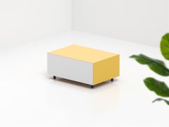 Established & Sons BLOC Tavolino quadrato di Pauline Deltour