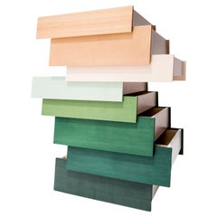 Torre de cajones Established & Sons STACK 8 en acabado verde de Pauline Deltour