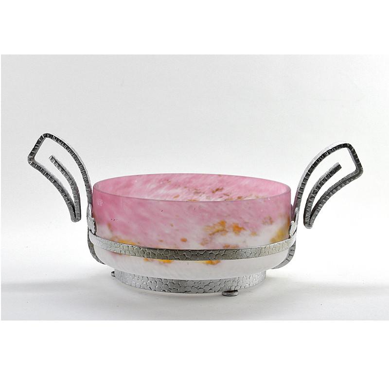 Art Deco center bowl by establishments Lucien Fontaine, 142, rue de Charonne, Paris, France, circa 1920. The blown double glass (called 
