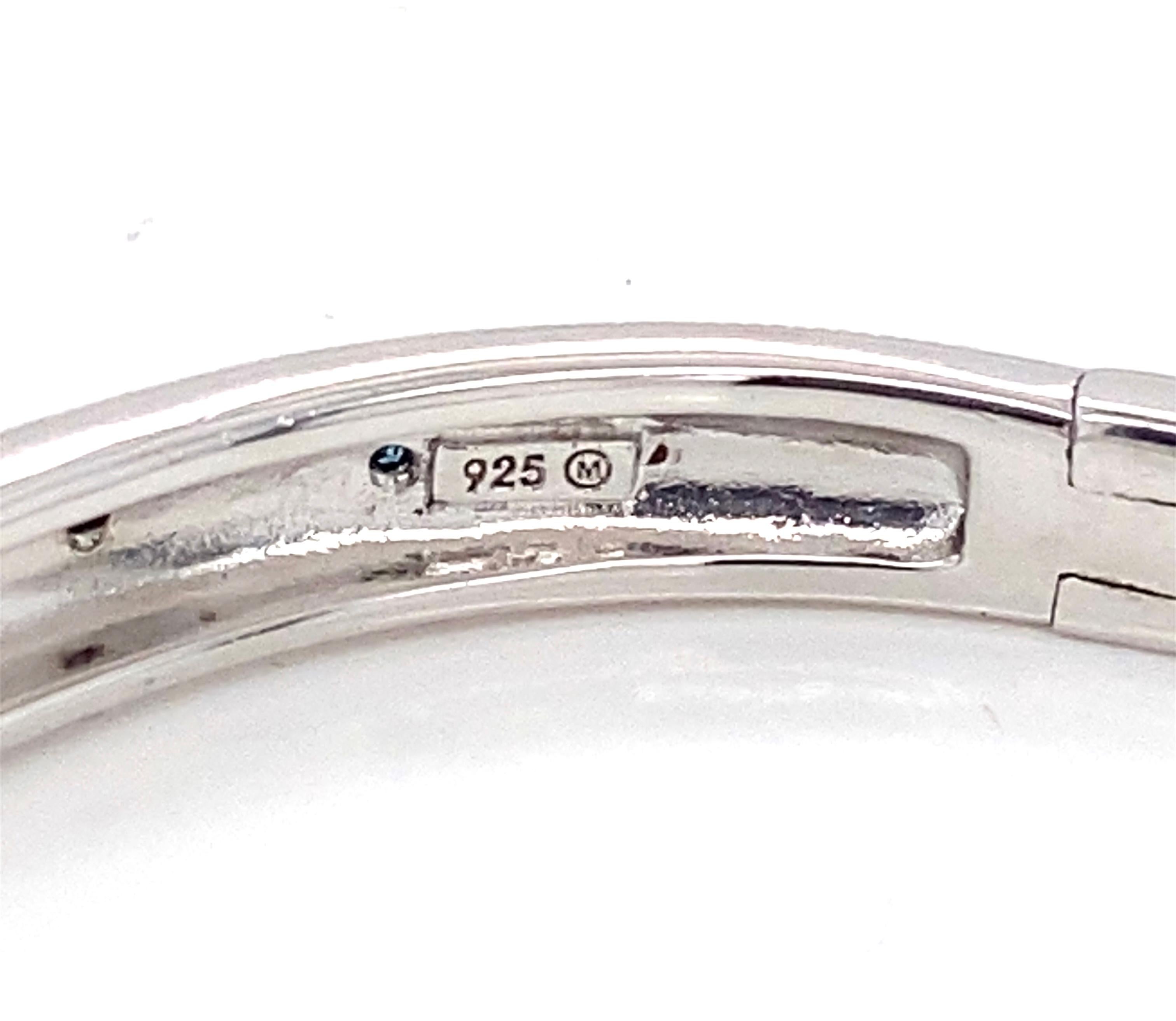 Women's or Men's Estate 0.10 carat (Ctw) Blue and White Diamond Sterling Silver Bangle Bracelet For Sale