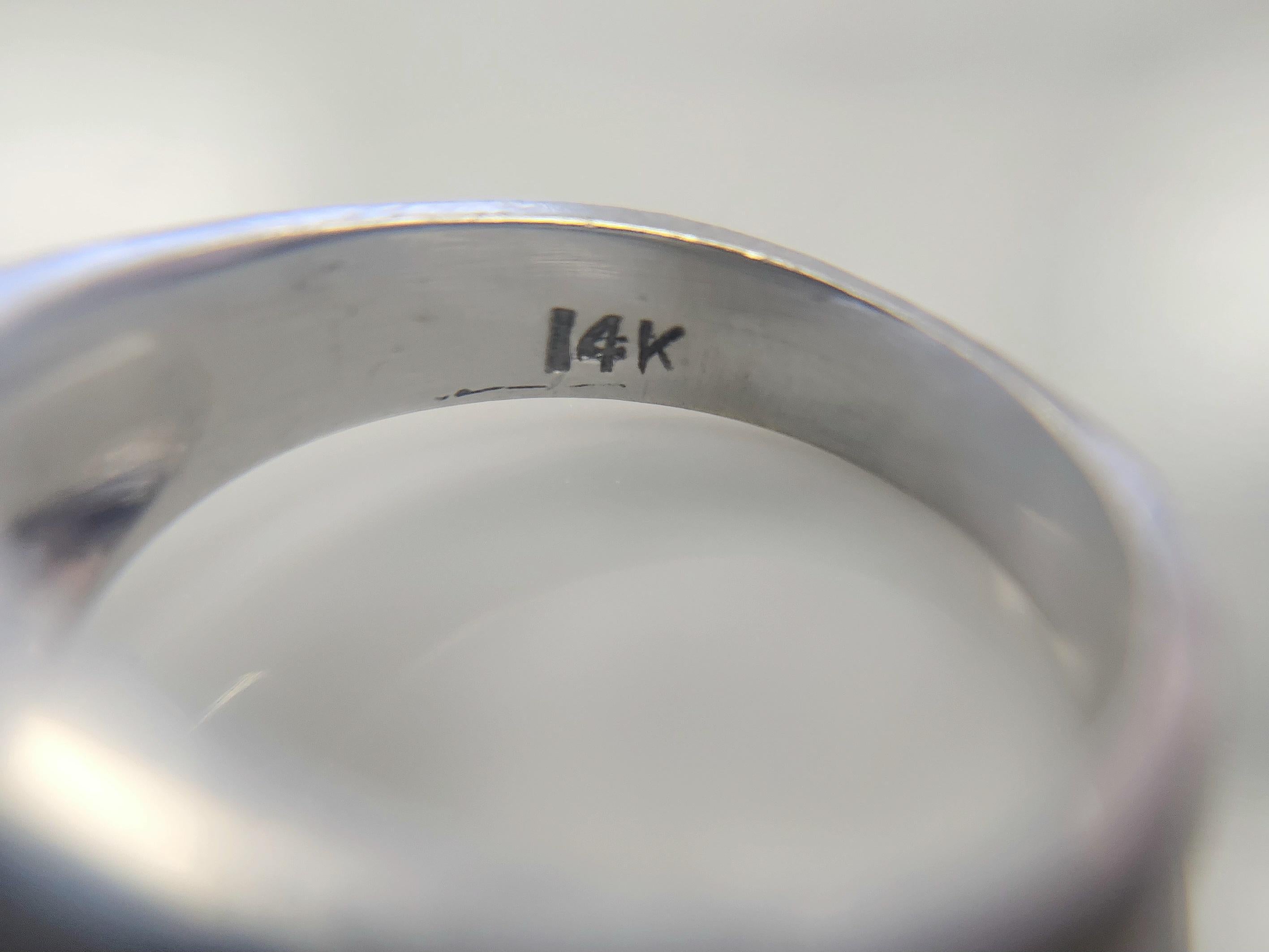 Estate 0.25 Carat Old Mine Diamond Florentine Finish Dome Ring 14K White Gold Unisexe en vente