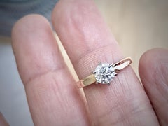 Vintage 0.75 Carat Natural Diamond Engagement Ring 18 Karat Gold & Platinum