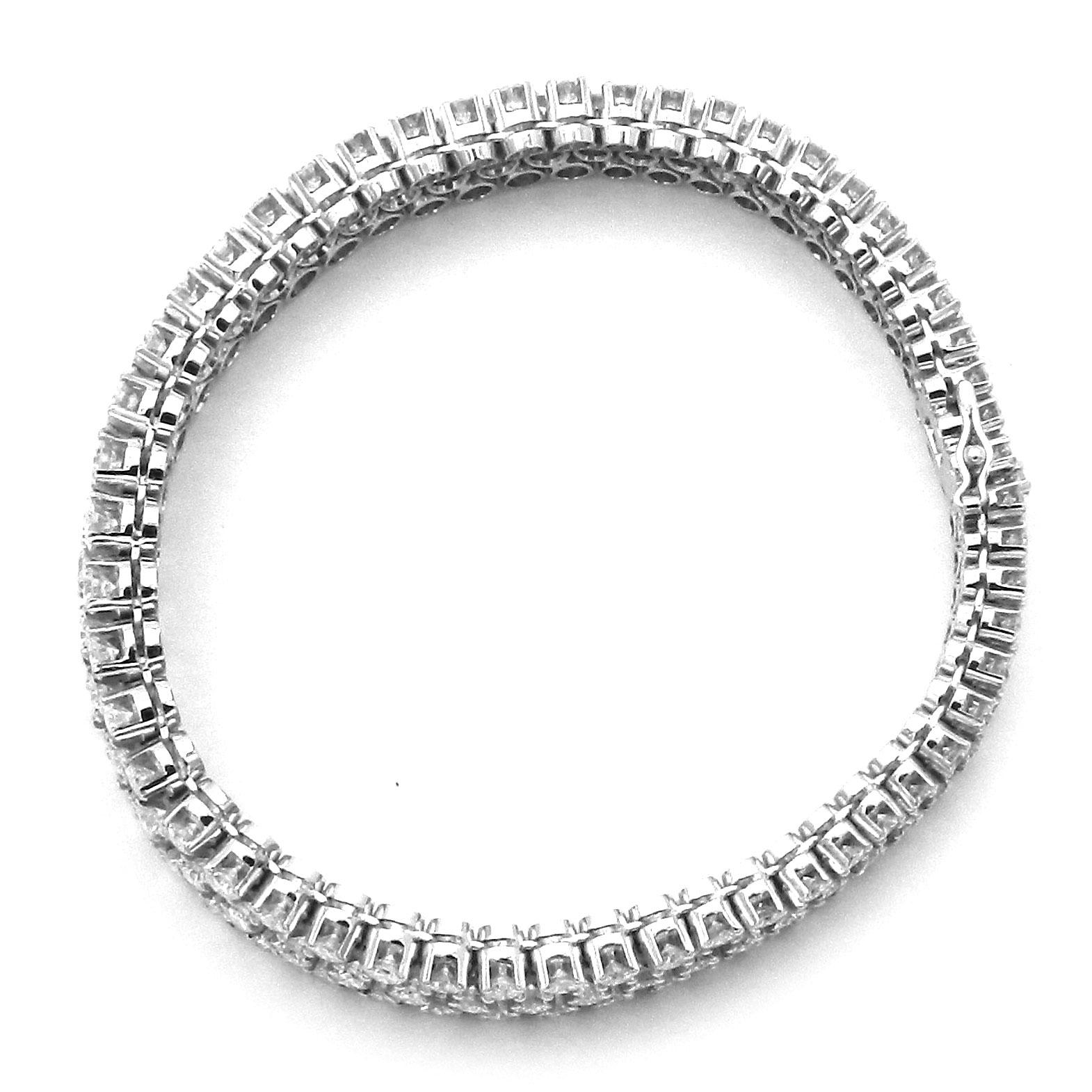 Estate 10 Carat Diamond 18k White Gold Bracelet For Sale 2