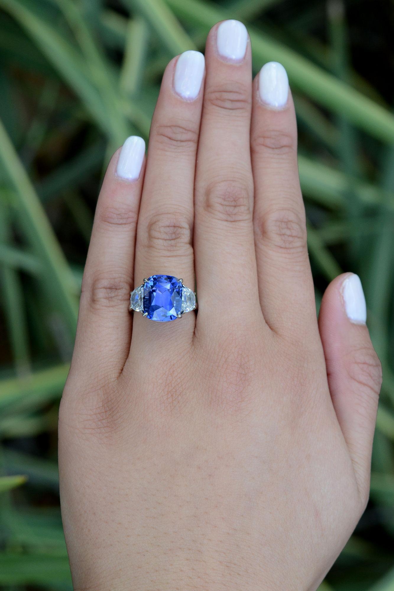 Contemporain Estate 10 Carat Sri Lanka Sapphire Engagement Ring en vente
