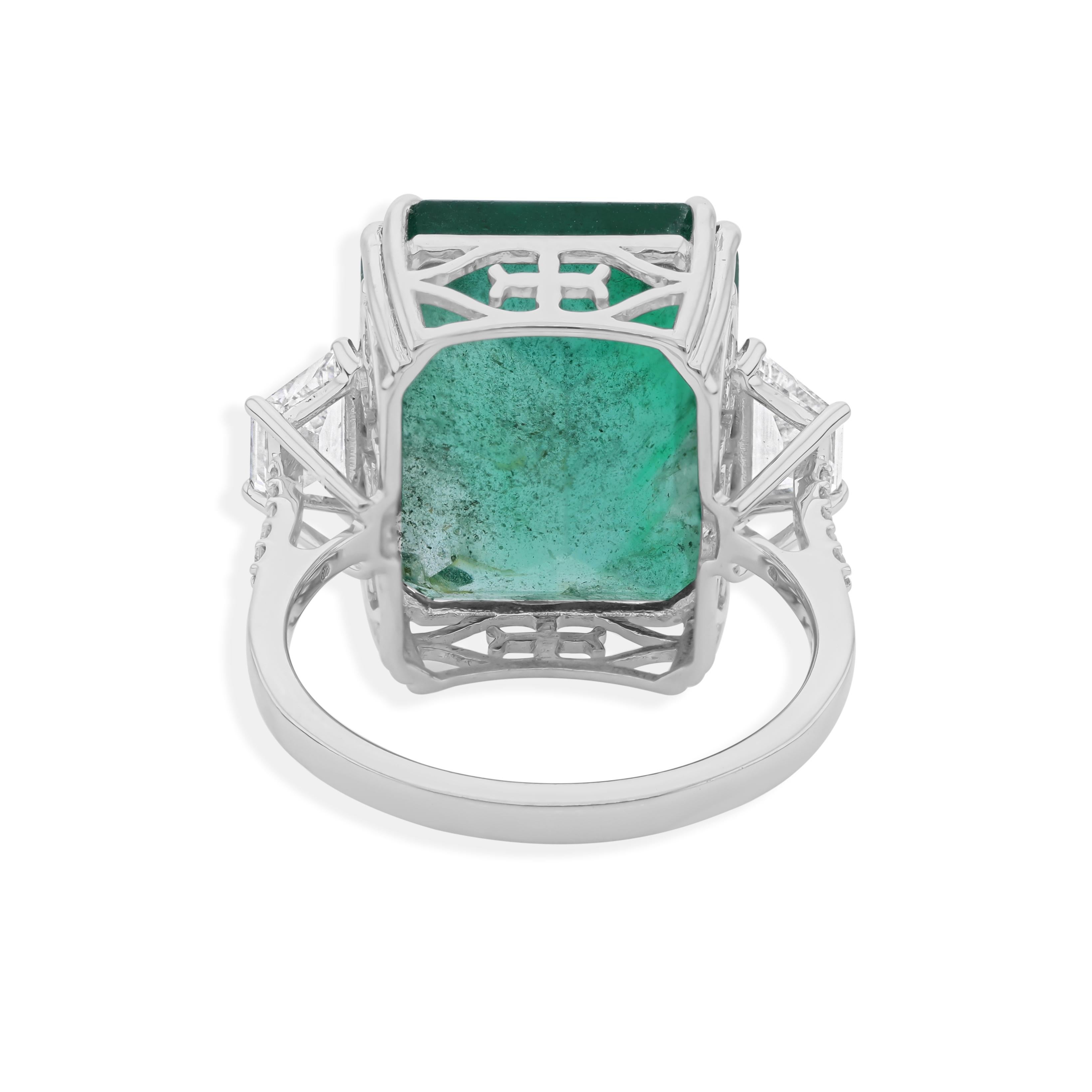 En venta: Estate 10,38 quilates Esmeralda de Zambia Diamante Tres Piedras Anillo 18k Oro Blanco Macizo  7