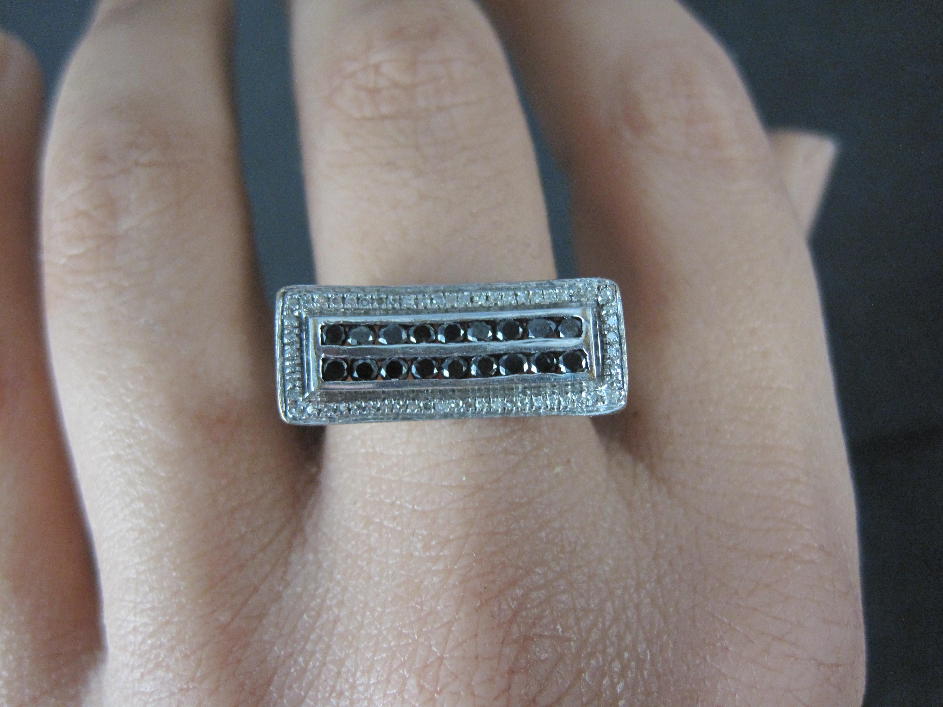 Estate 10K Black and White Diamond Ring .64 Ctw Size 8.5 For Sale 11