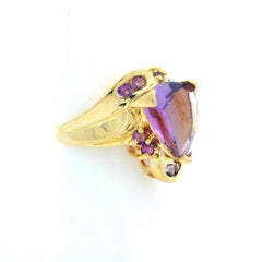 Estate 10k Yellow Gold Trillion Rolltop Amethyst Statement Cocktail Ring