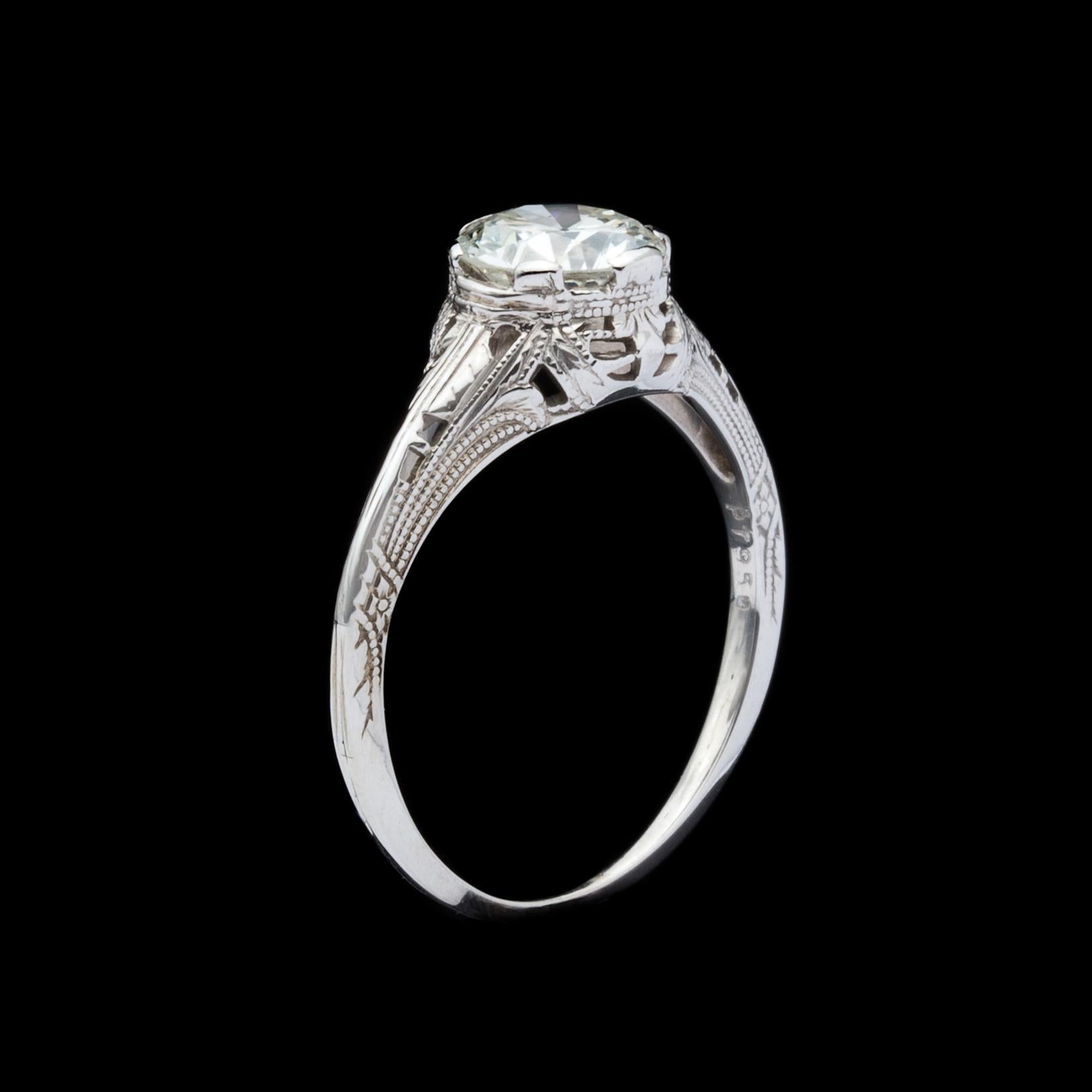 Estate 1.15 Carat Diamond Platinum Filigree Solitaire Ring In Excellent Condition In San Francisco, CA