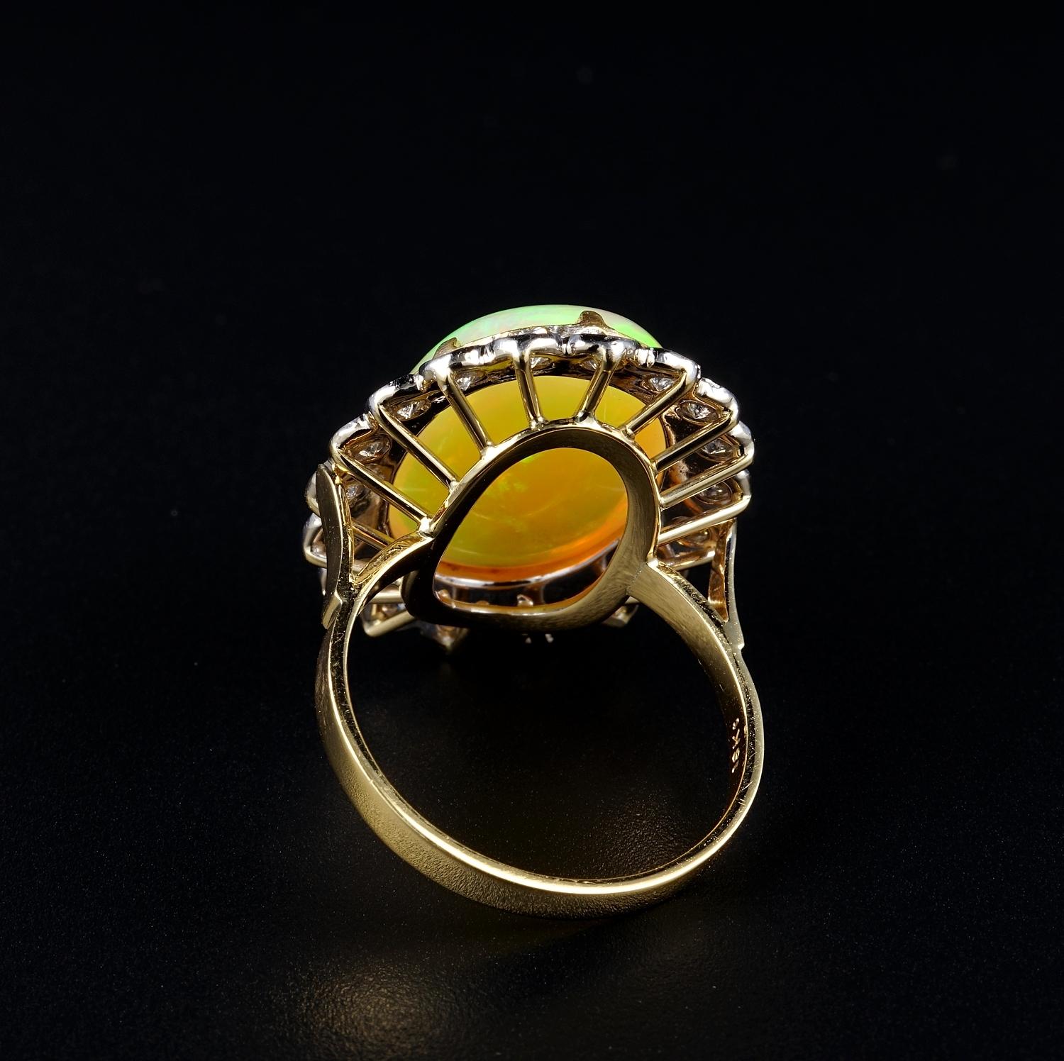 Women's or Men's Estate 11.50 Ct. Australian Opal Diamond 18 Kt ring For Sale