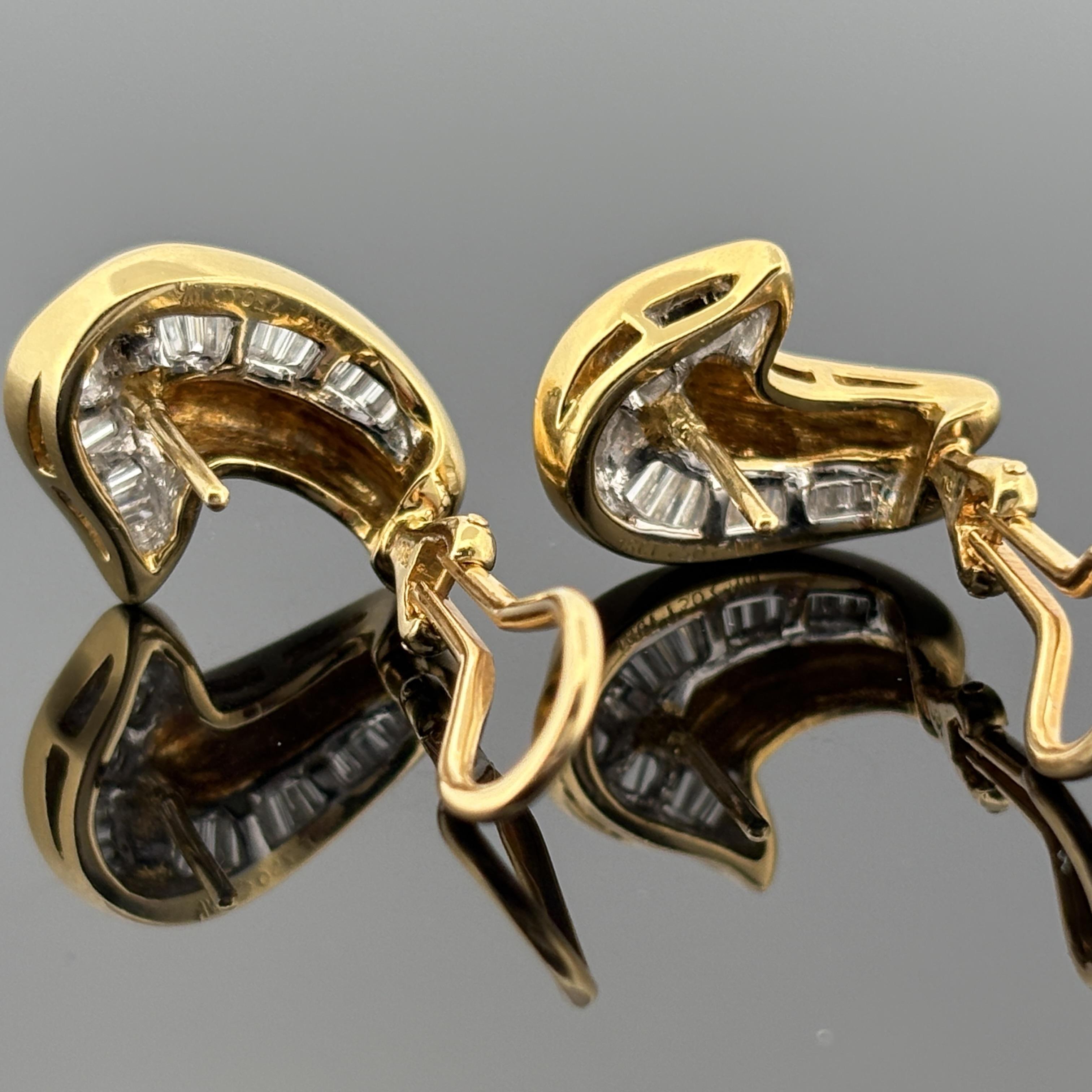 Taille baguette Boucles d'oreilles en or jaune 18k Estate 1.25ctw Diamond Baguette Channel-Set en vente