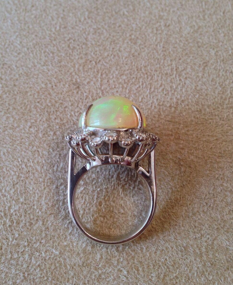 Estate 13.33 carat Natural Opal and Diamond Ring in Platinum For Sale 2