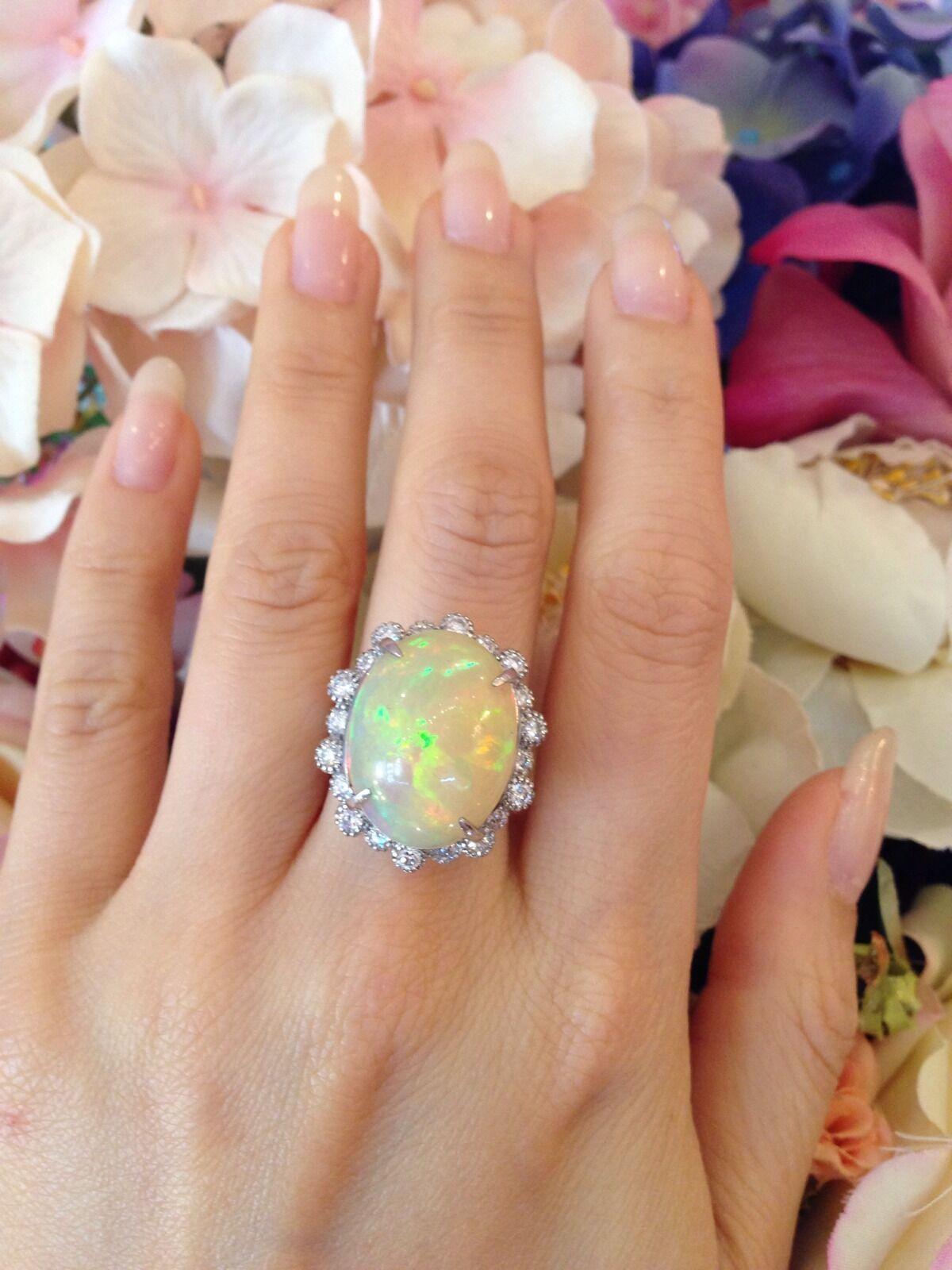 Estate 13.33 carat Natural Opal and Diamond Ring in Platinum For Sale 4